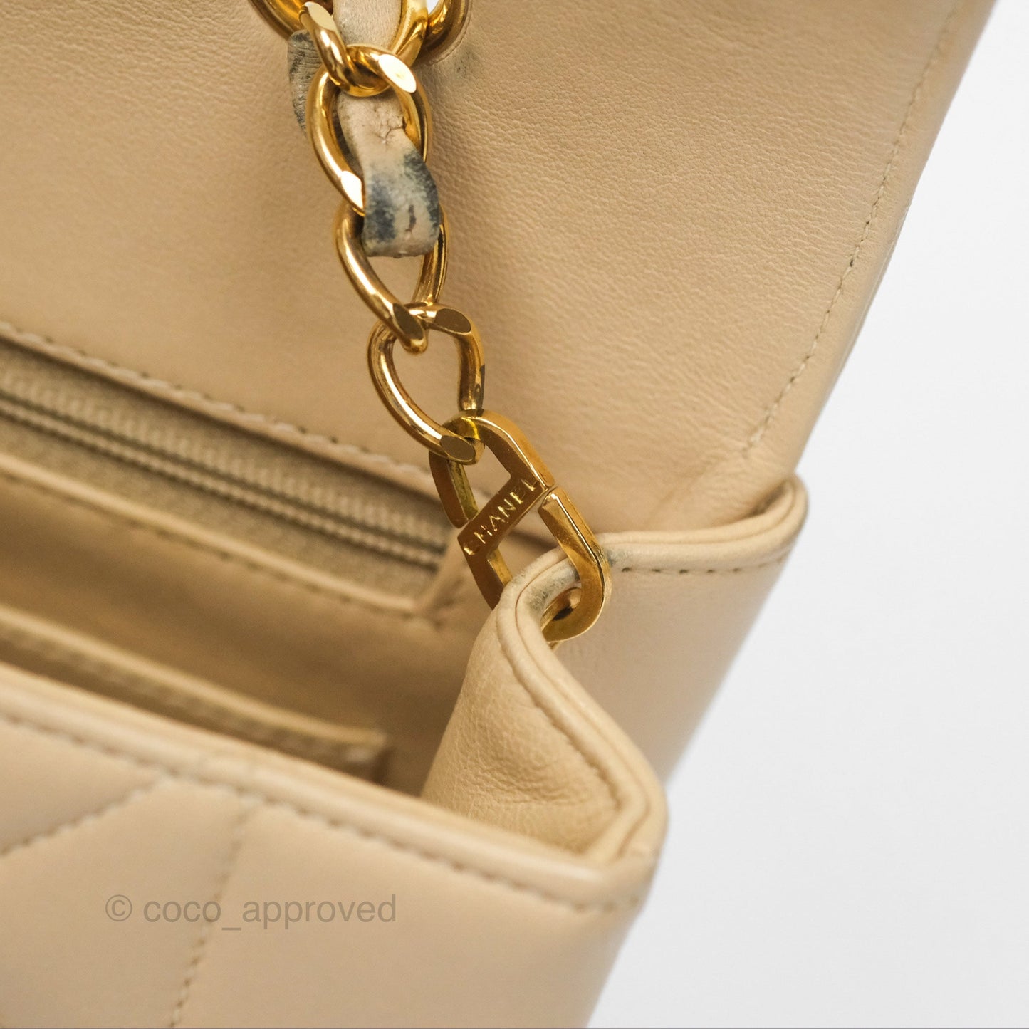 Chanel Vintage Small Quilted Classic Diana Flap Bag Beige Lambskin 24K Gold Hardware