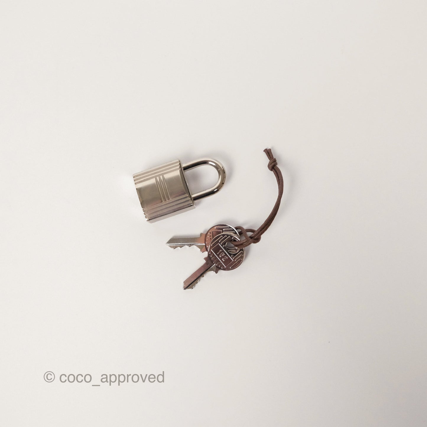 Hermès Picotin Lock 22 Rose Shocking 5R Taurillon Maurice Palladium Hardware