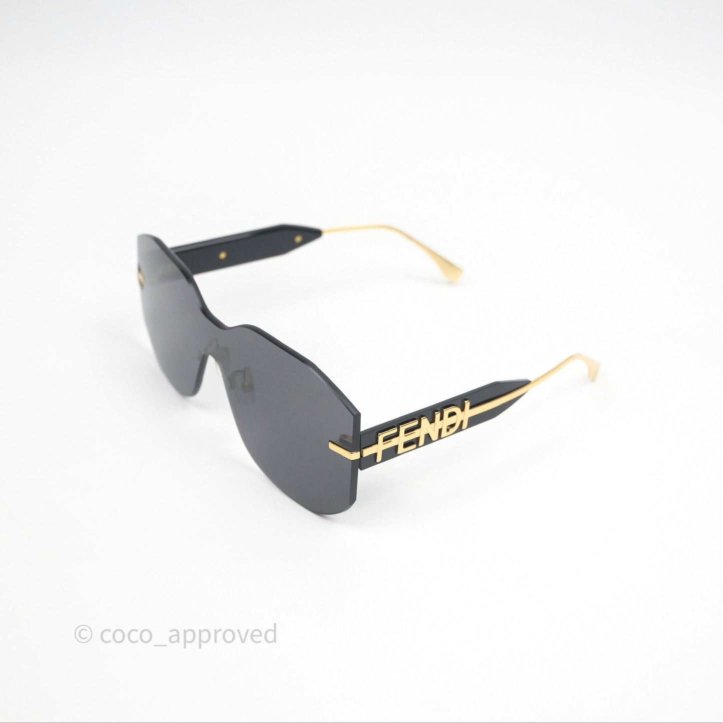 Fendi Fendi Logo Black Sunglasses Gold Tone