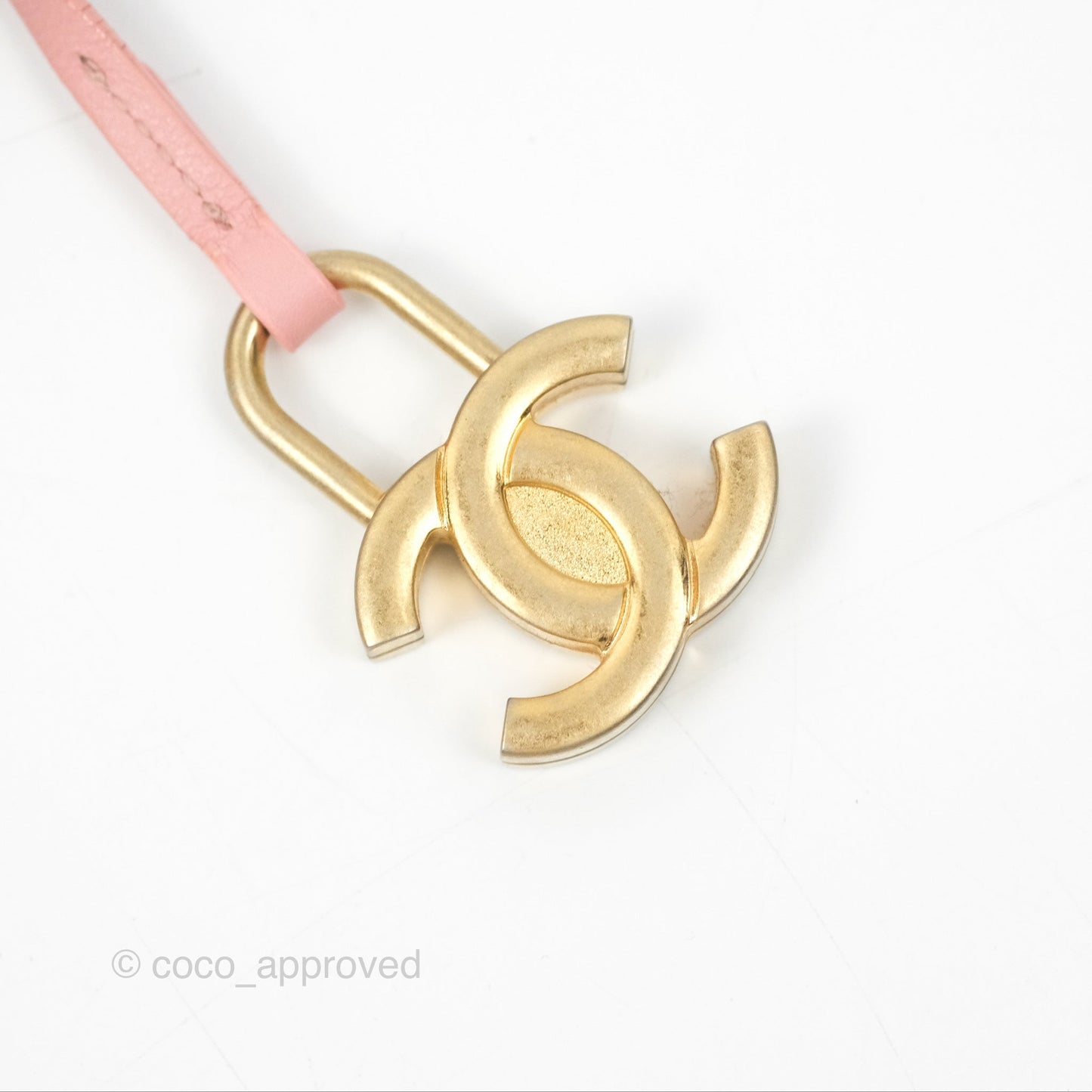 Chanel Quilted Medium CC Filigree Vanity Case Pink Caviar Gold Hardware