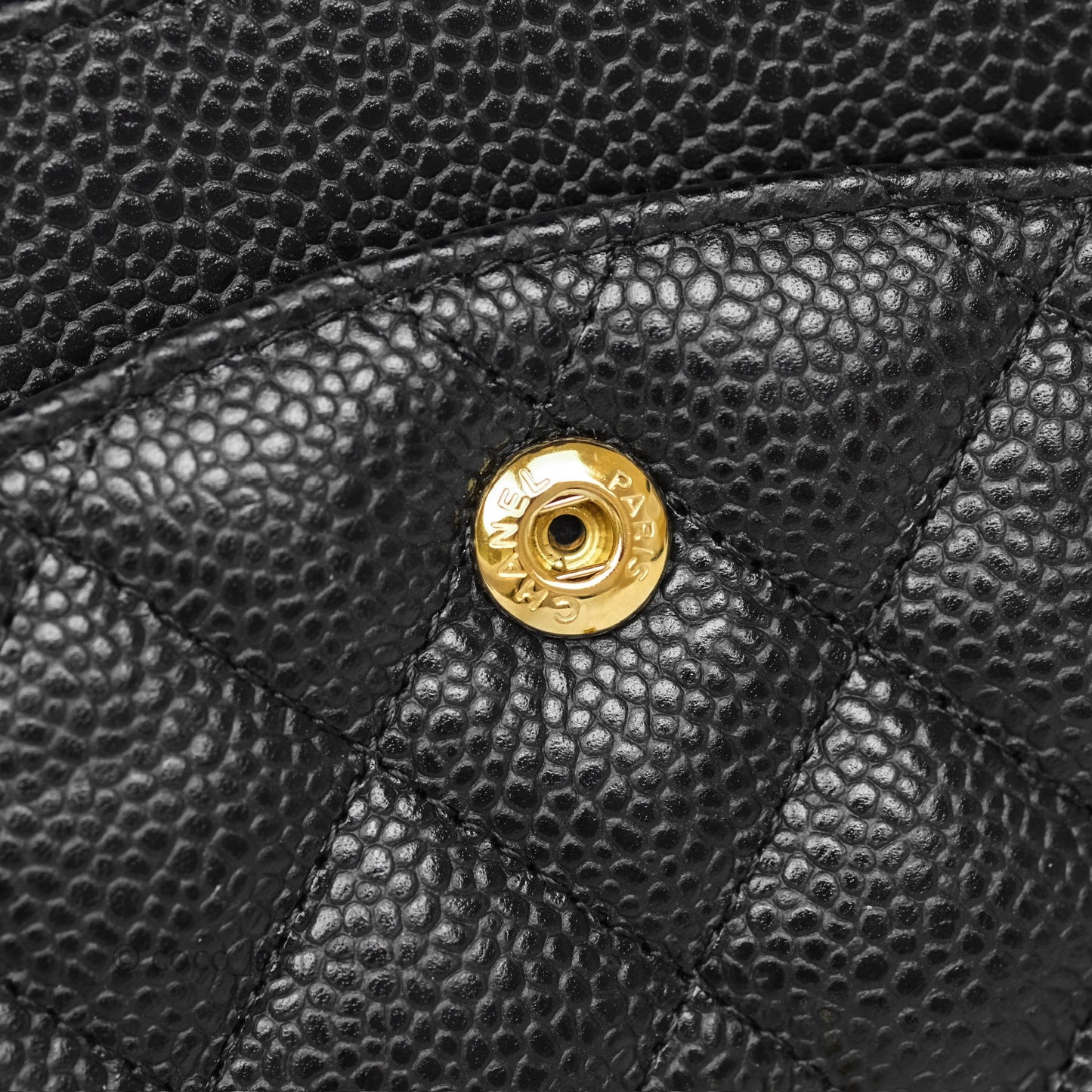 Chanel M/L Medium Classic Flap Quilted Black Caviar Gold Hardware