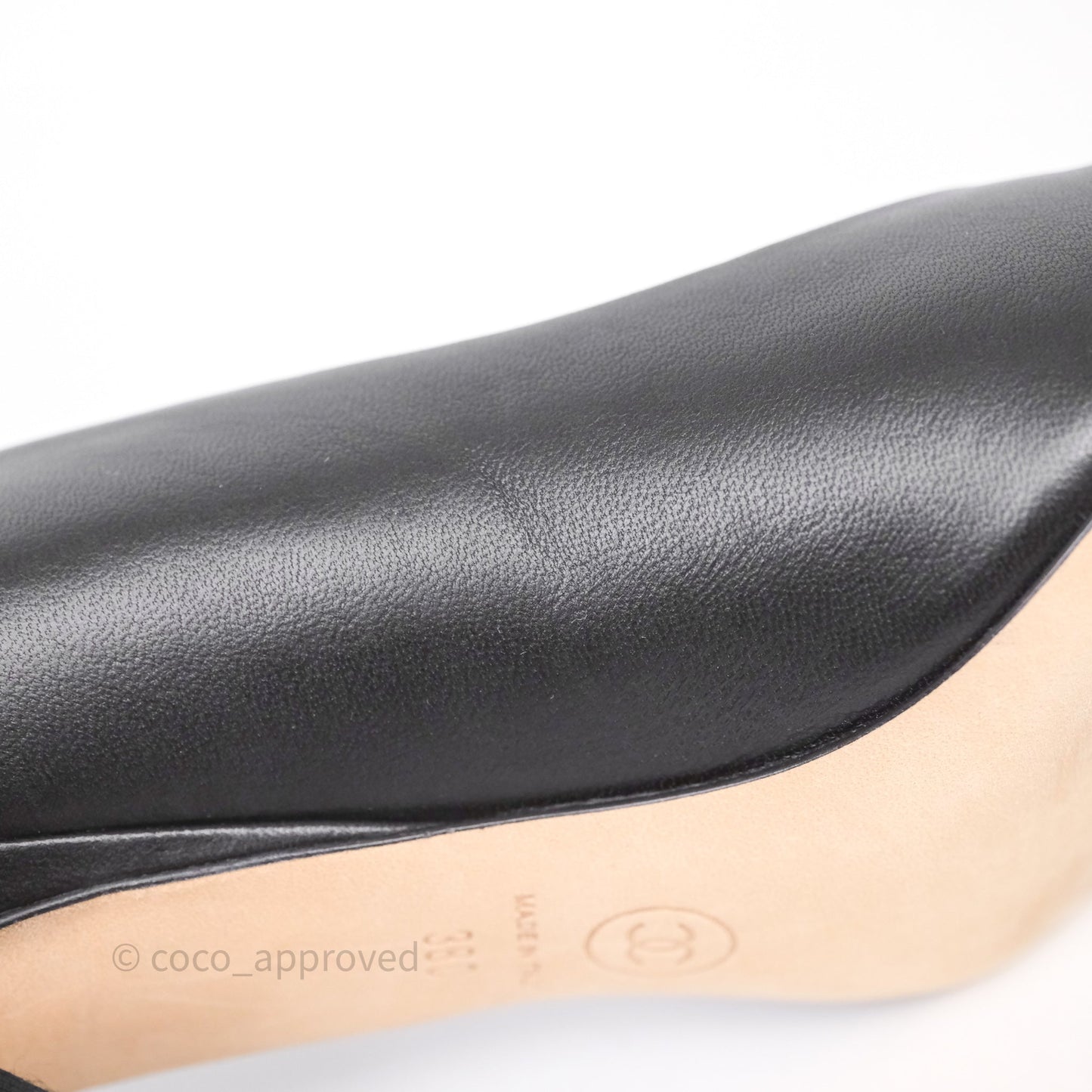 Chanel CC Cap Toe Pumps Heels Black Lambskin Size 38