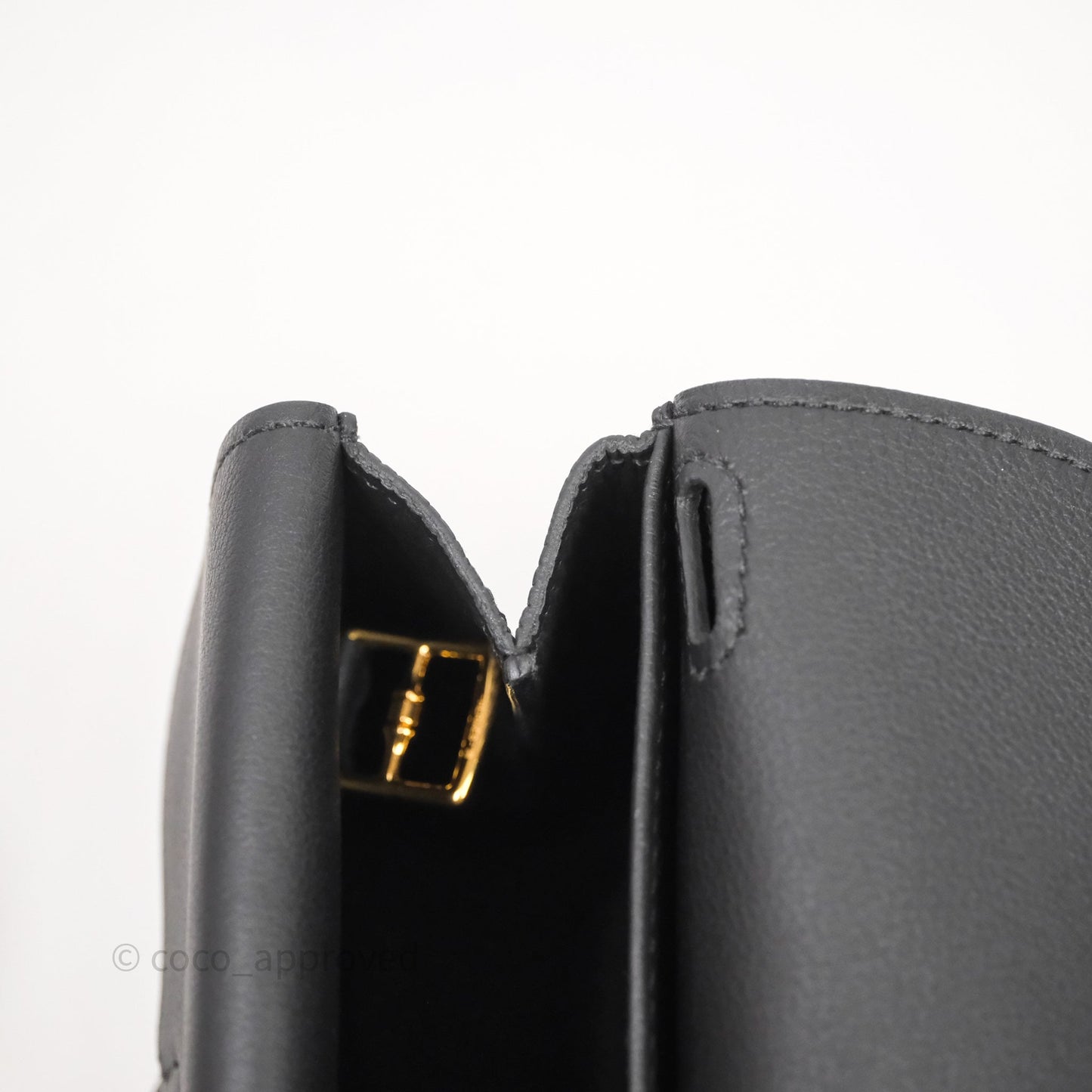 Hermès Halzan 25 Taurillon Clemence 89 Noir Gold Hardware