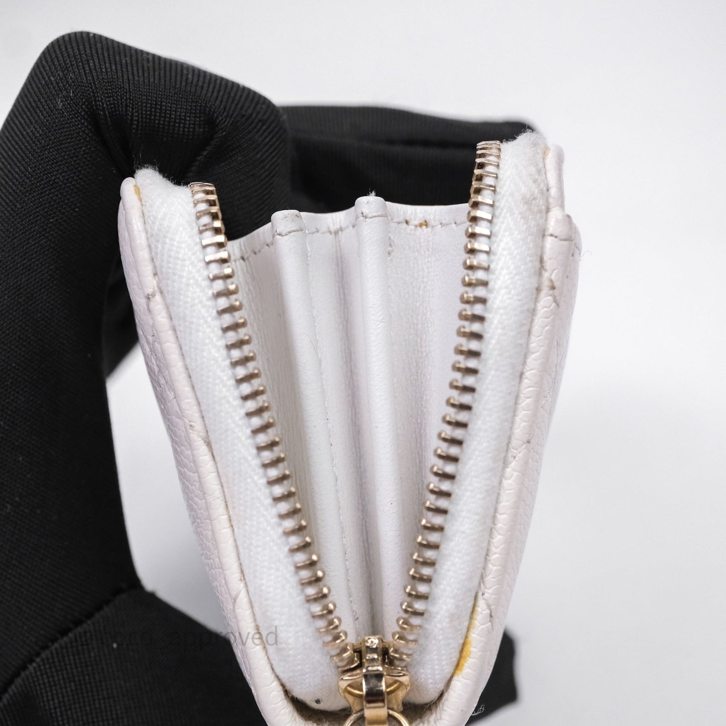 Chanel Classic Zipped Coin Purse White Caviar Gold Hardware