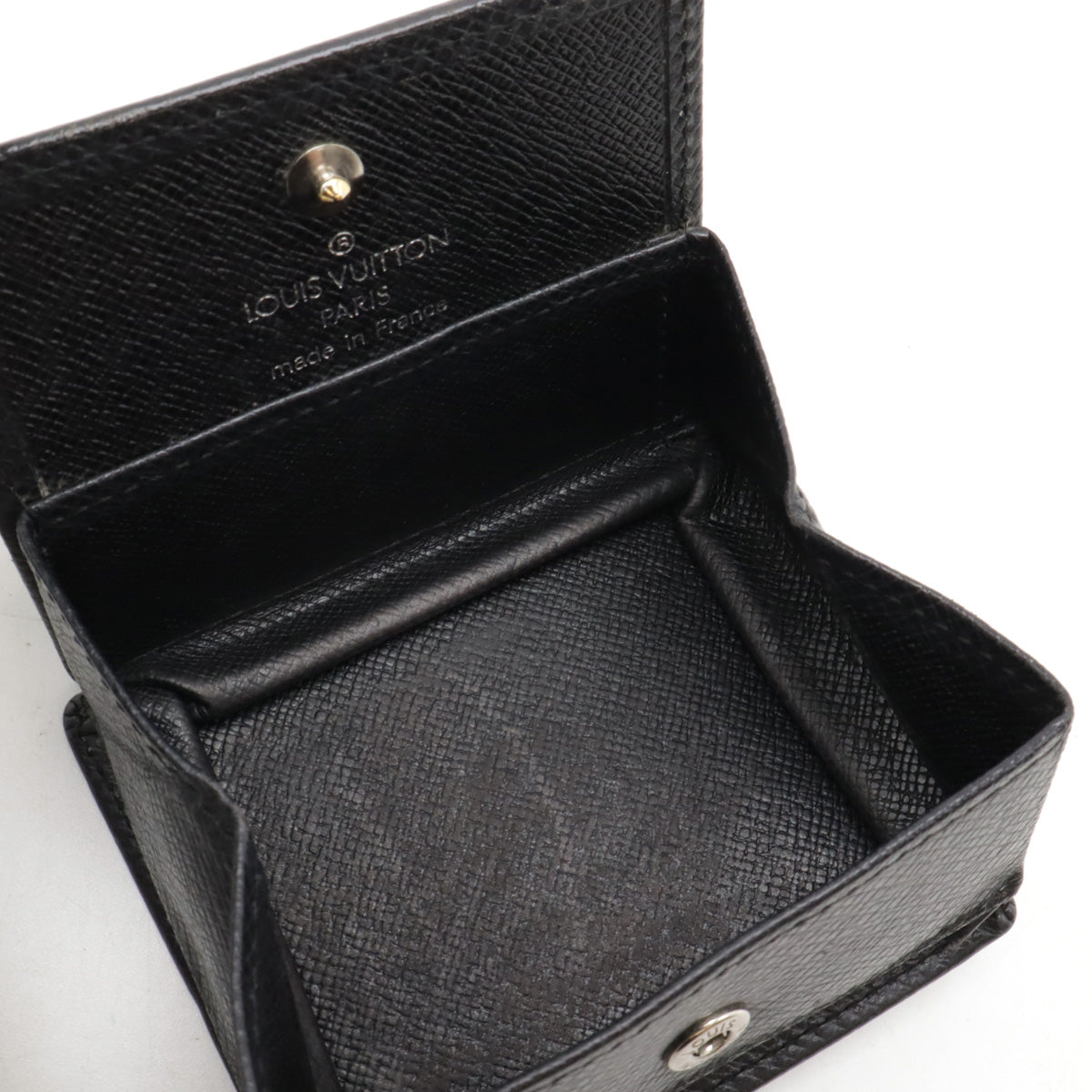 Louis Vuitton Taiga Leather Coin Case M30382 in New Condition