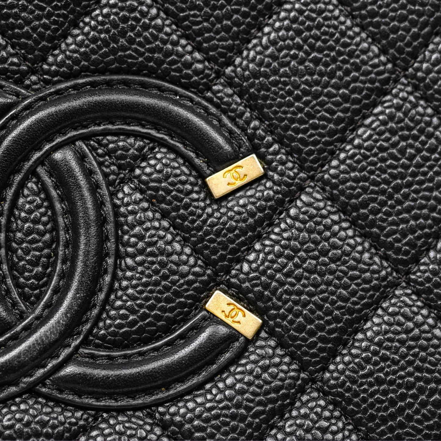 Chanel Quilted Medium CC Filigree Vanity Case Black Caviar Gold Hardware