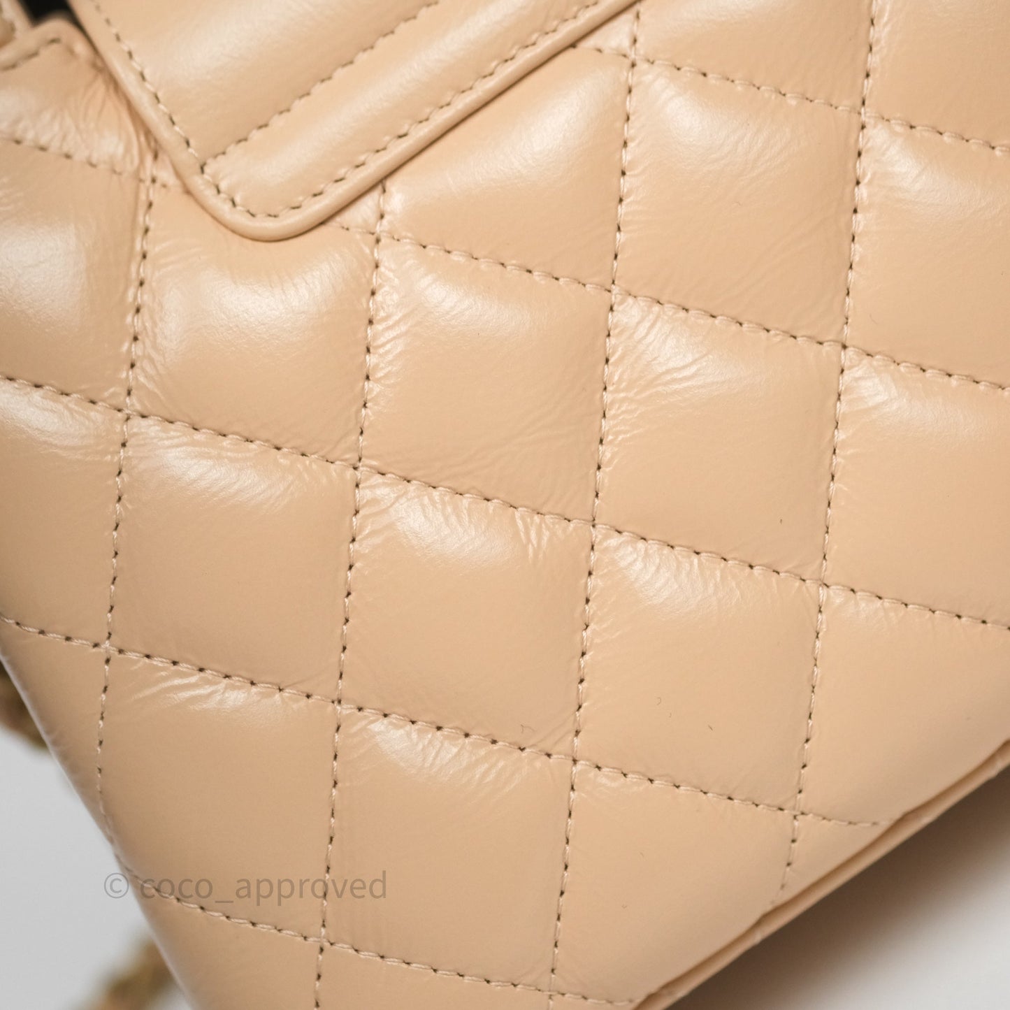 Chanel Kelly Bag Quilted Light Beige Shiny Crumpled Calfskin Aged Gold Hardware