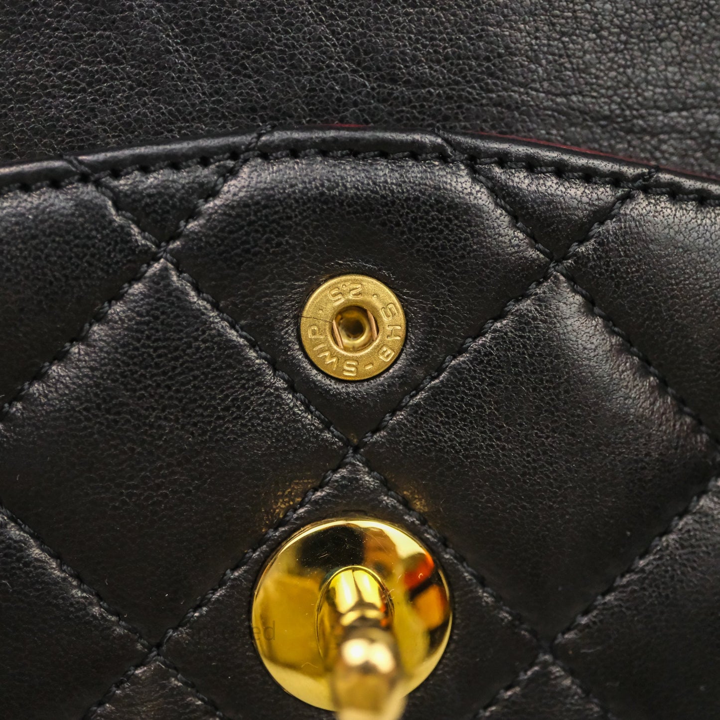 Chanel Quilted Vintage Flap Bag Lambskin Black 24K Gold Hardware