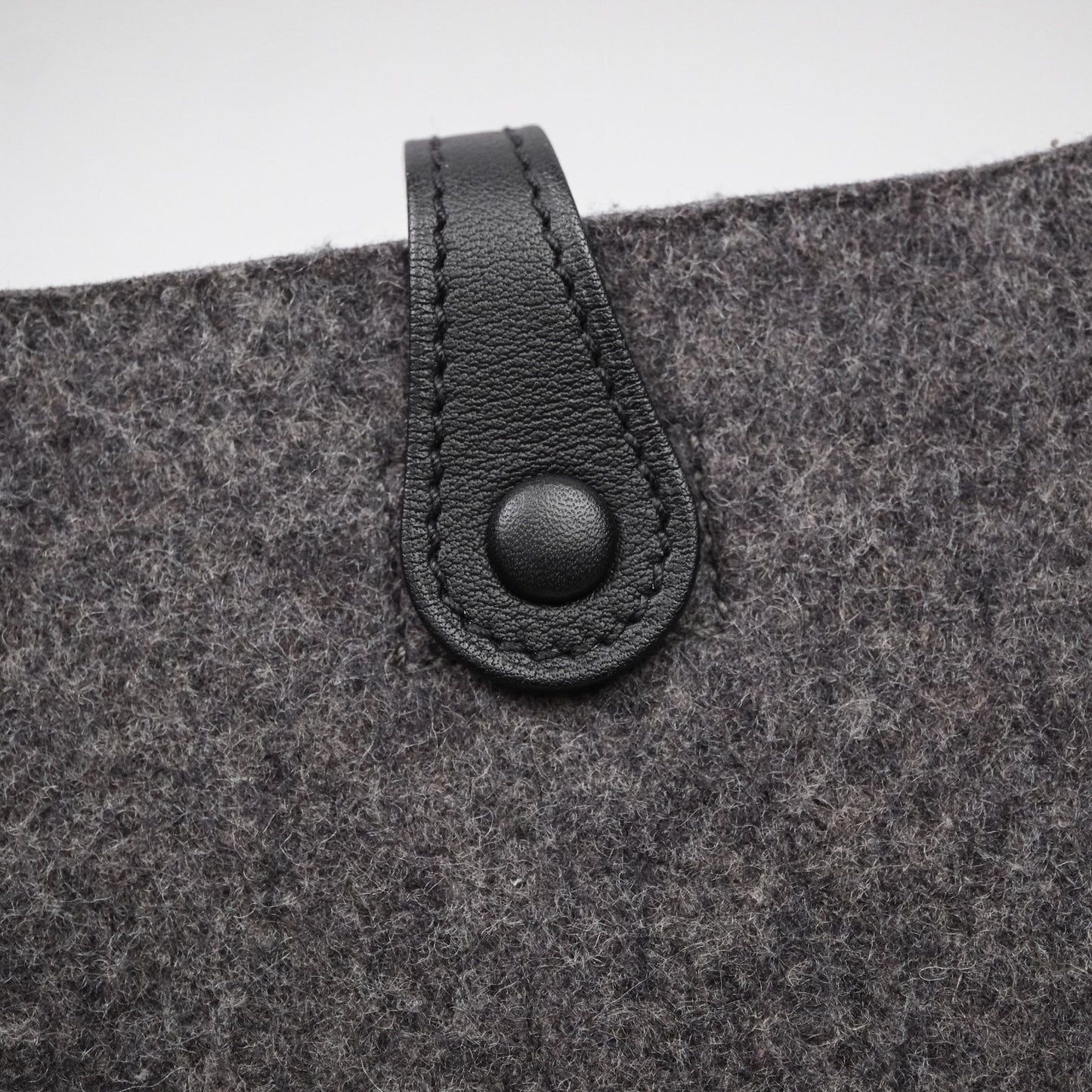 Hermès Mini Evelyne 16 Graphite 88 / Noir 89 Wool Swift Palladium Hardware