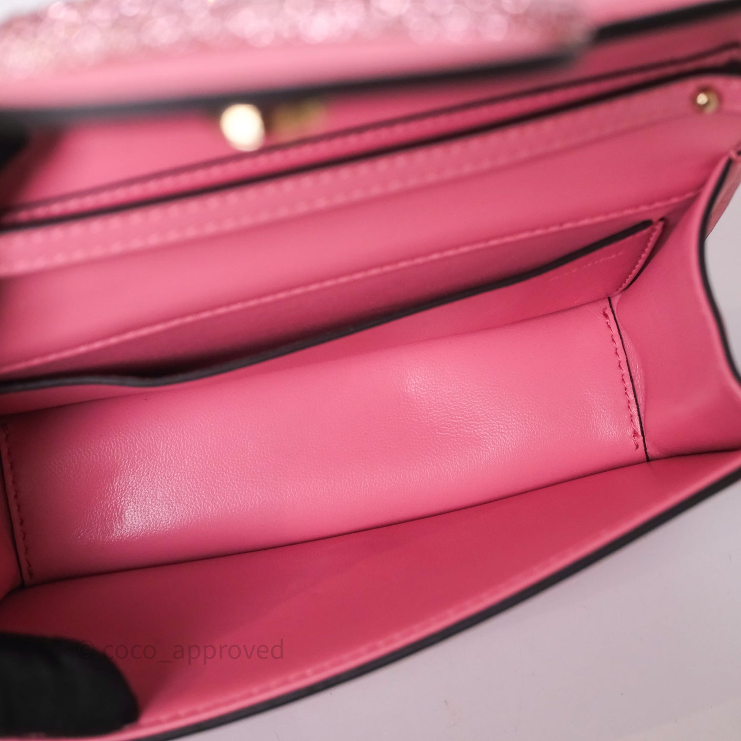 Valentino Garavani Locò Small Shoulder Bag Pink Calfskin Gold Hardware