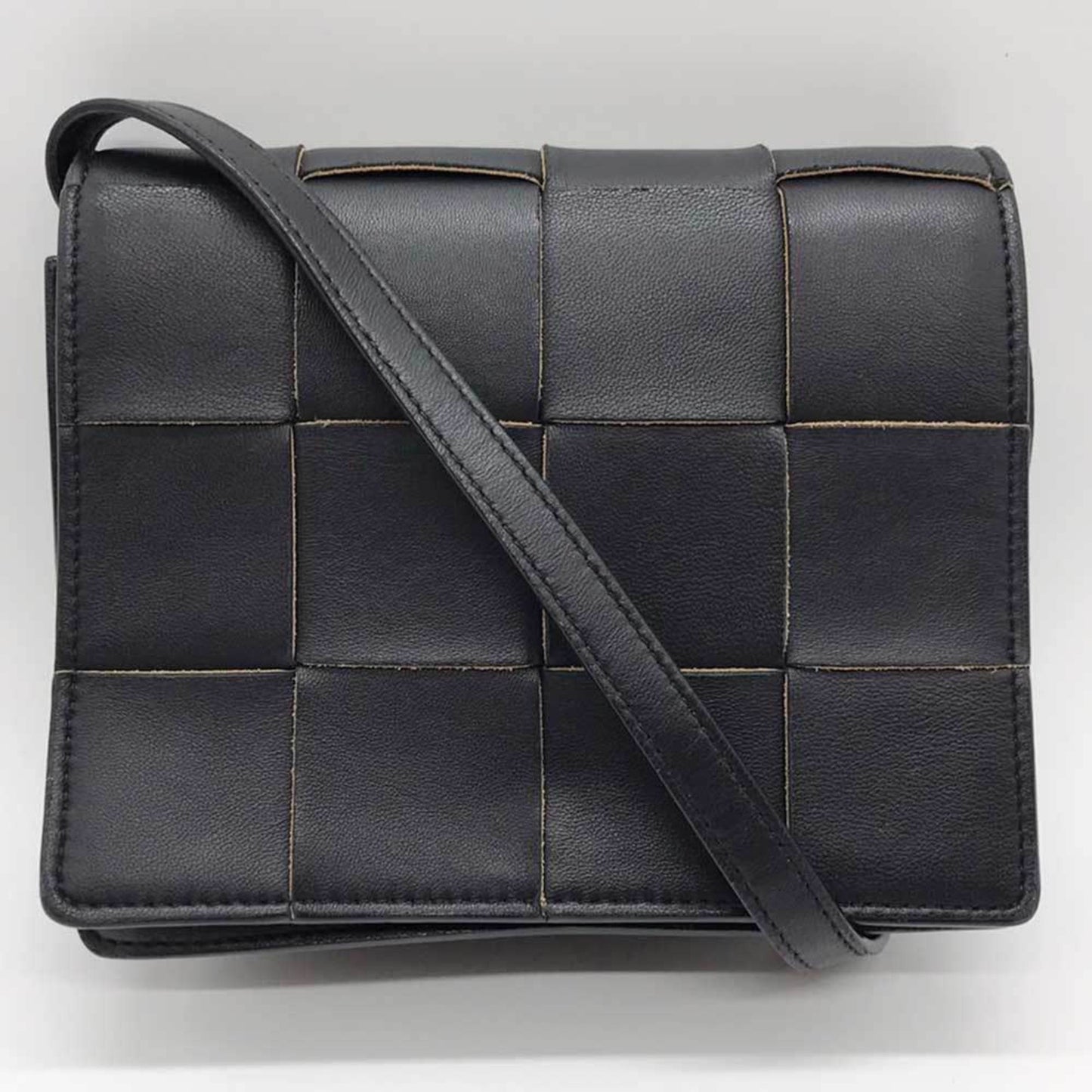 Luxury Bottega Veneta Intrecciato  Leather Shoulder Bag ()