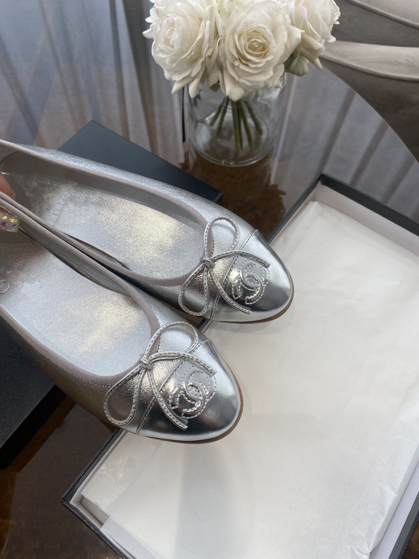Luxury Chanel ballet flats silver lambskin