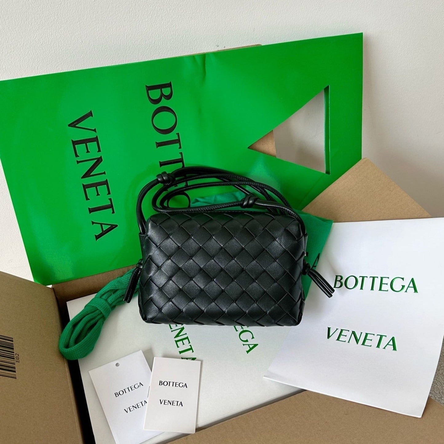 Luxury Bottega Veneta BV LOOP MINI 17CM BLACK CALFSKIN