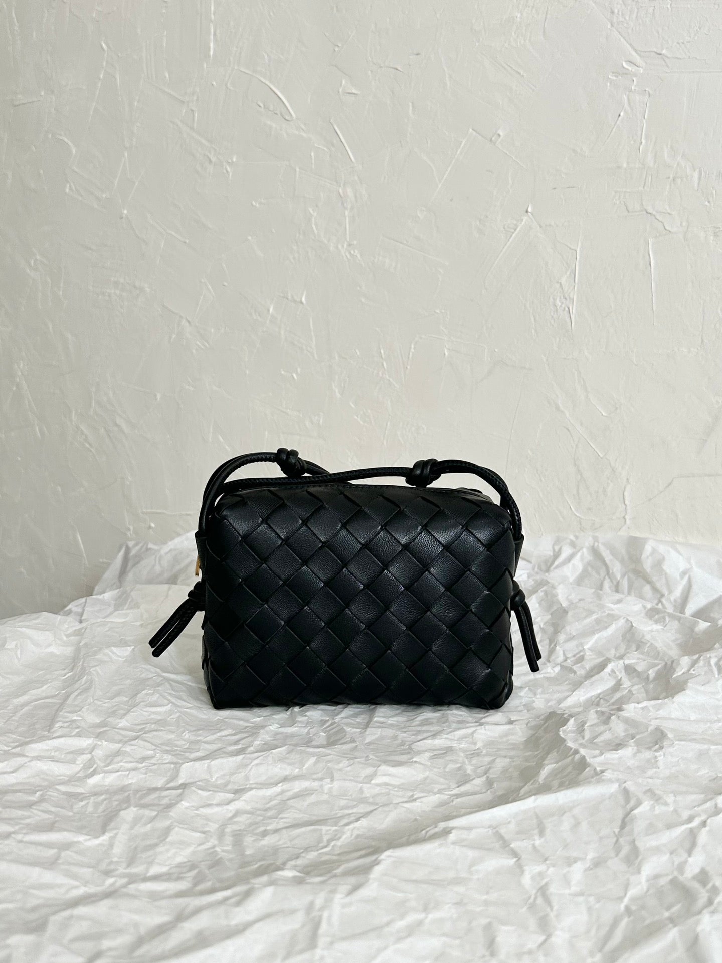 Luxury Bottega Veneta BV LOOP MINI 17CM BLACK CALFSKIN