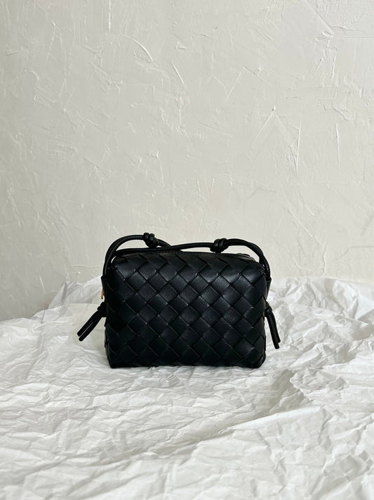 Luxury Bottega Veneta BV LOOP MINI 17CM BLACK CALFSKIN