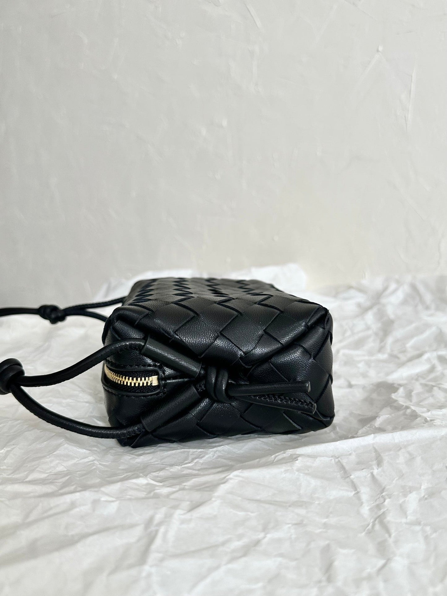 Luxury Bottega Veneta BV LOOP MINI 17CM BLACK CALFSKIN