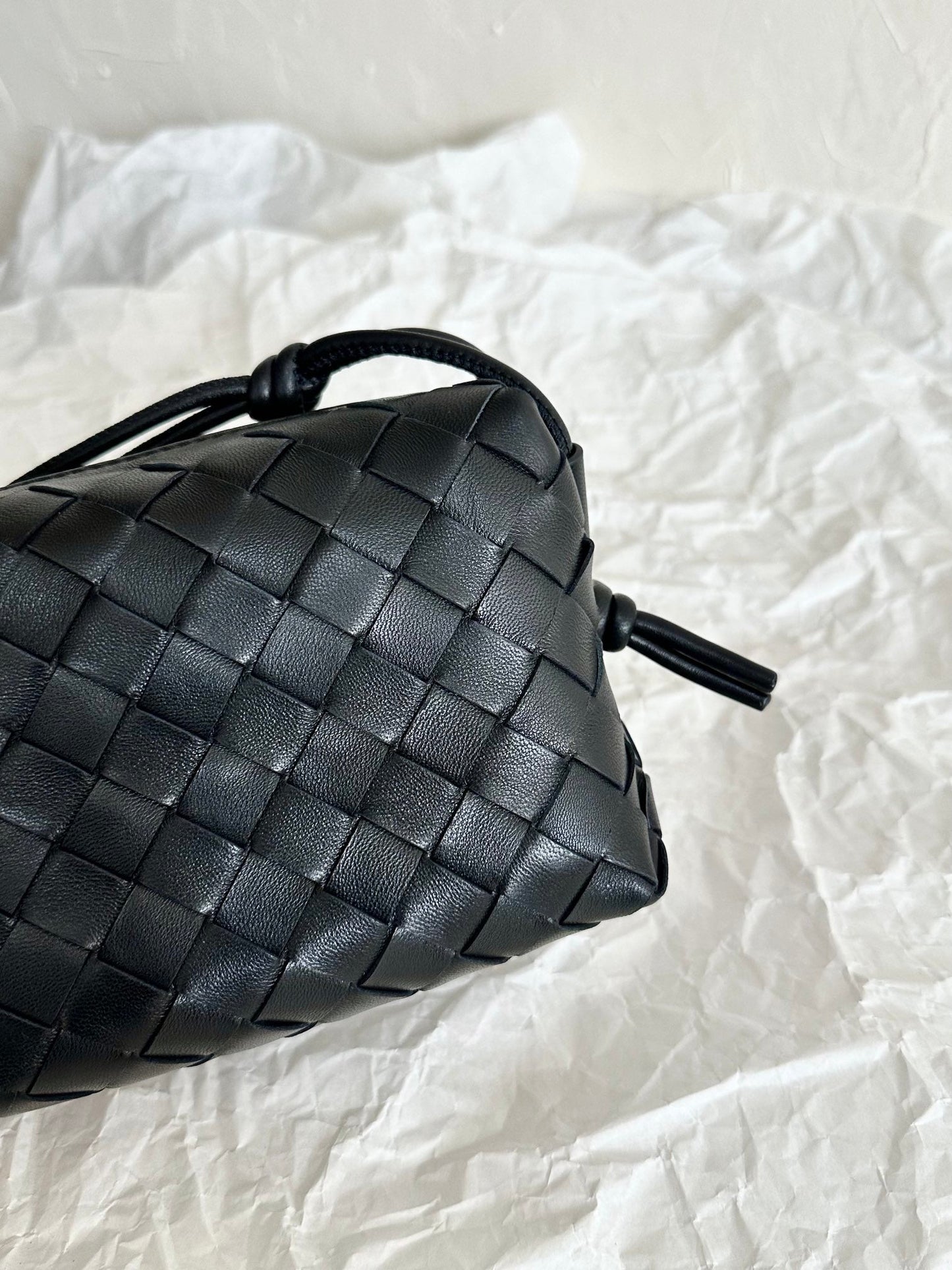 Luxury Bottega Veneta BV LOOP MINI 17CM BLACK CALFSKIN