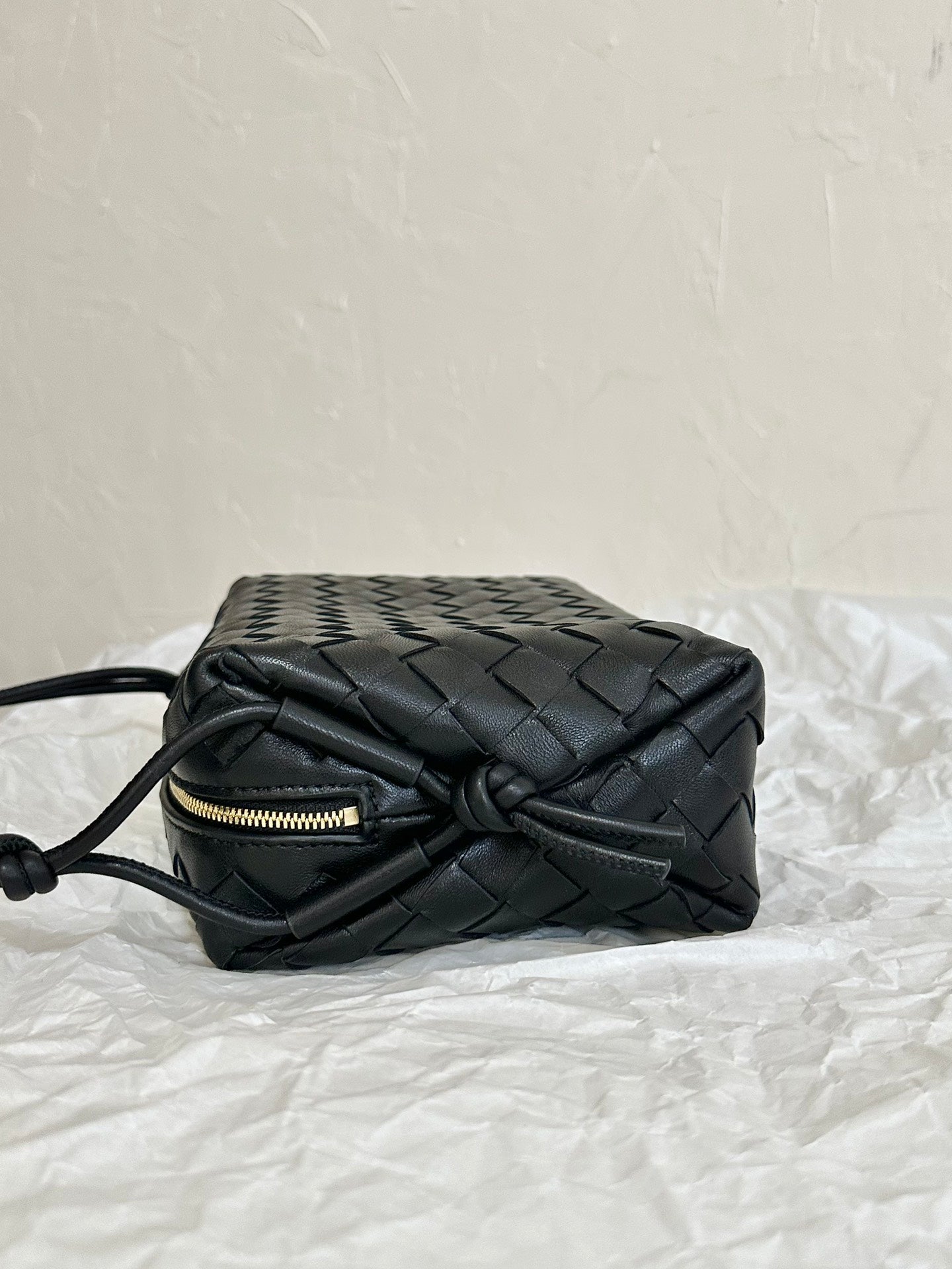 Luxury Bottega Veneta BV LOOP SMALL 23CM BLACK CALFSKIN