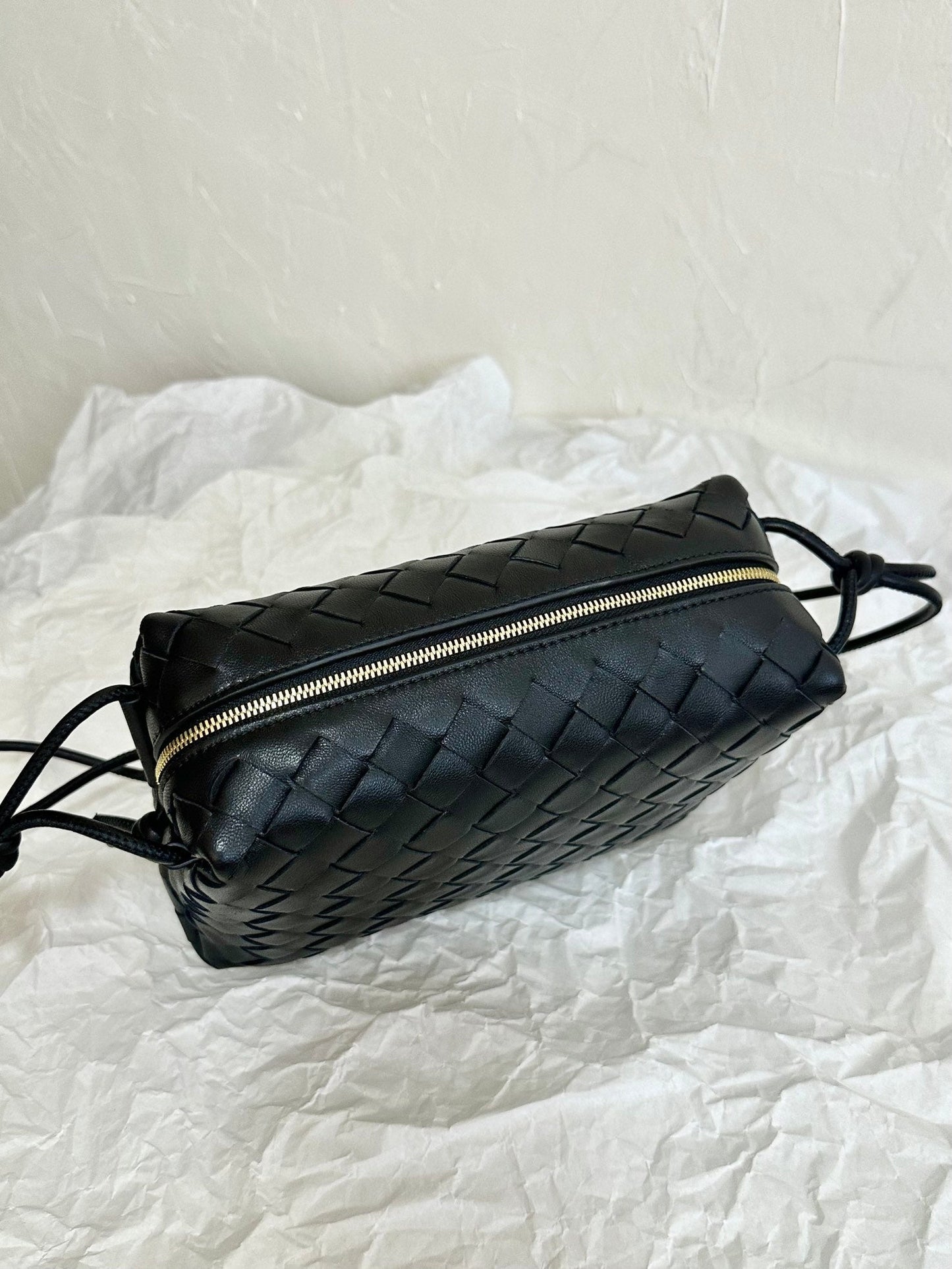 Luxury Bottega Veneta BV LOOP SMALL 23CM BLACK CALFSKIN
