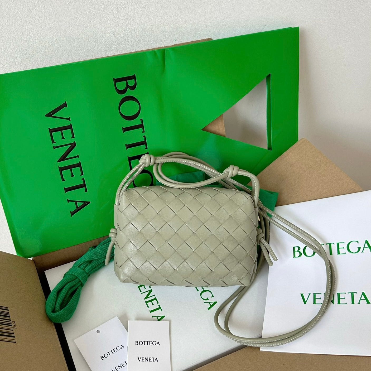 Luxury Bottega Veneta BV LOOP MINI 17CM KHAKI CALFSKIN