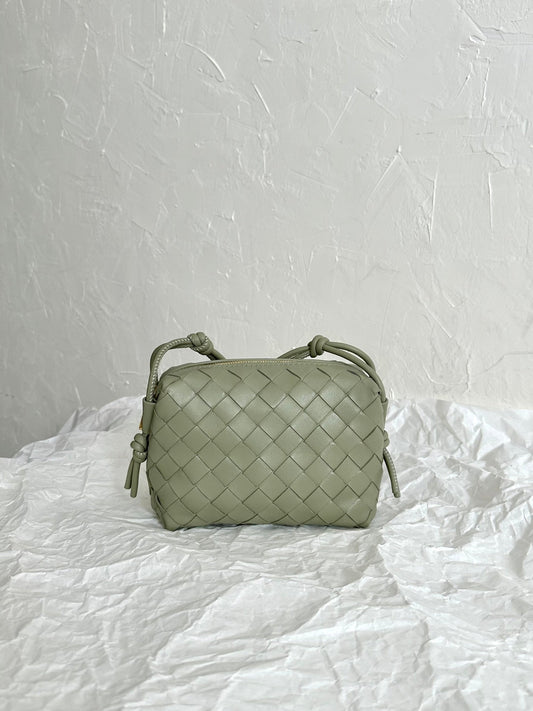 Luxury Bottega Veneta BV LOOP MINI 17CM KHAKI CALFSKIN