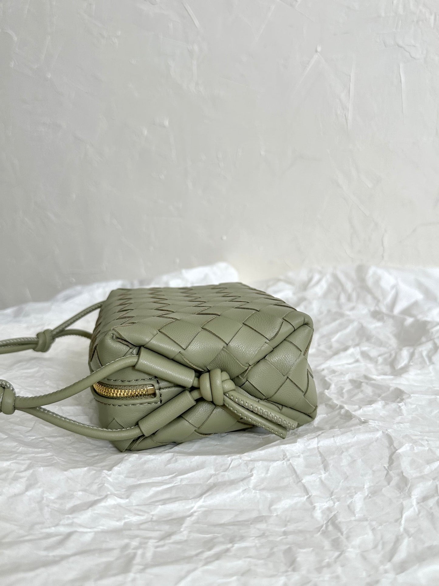 Luxury Bottega Veneta BV LOOP MINI 17CM KHAKI CALFSKIN