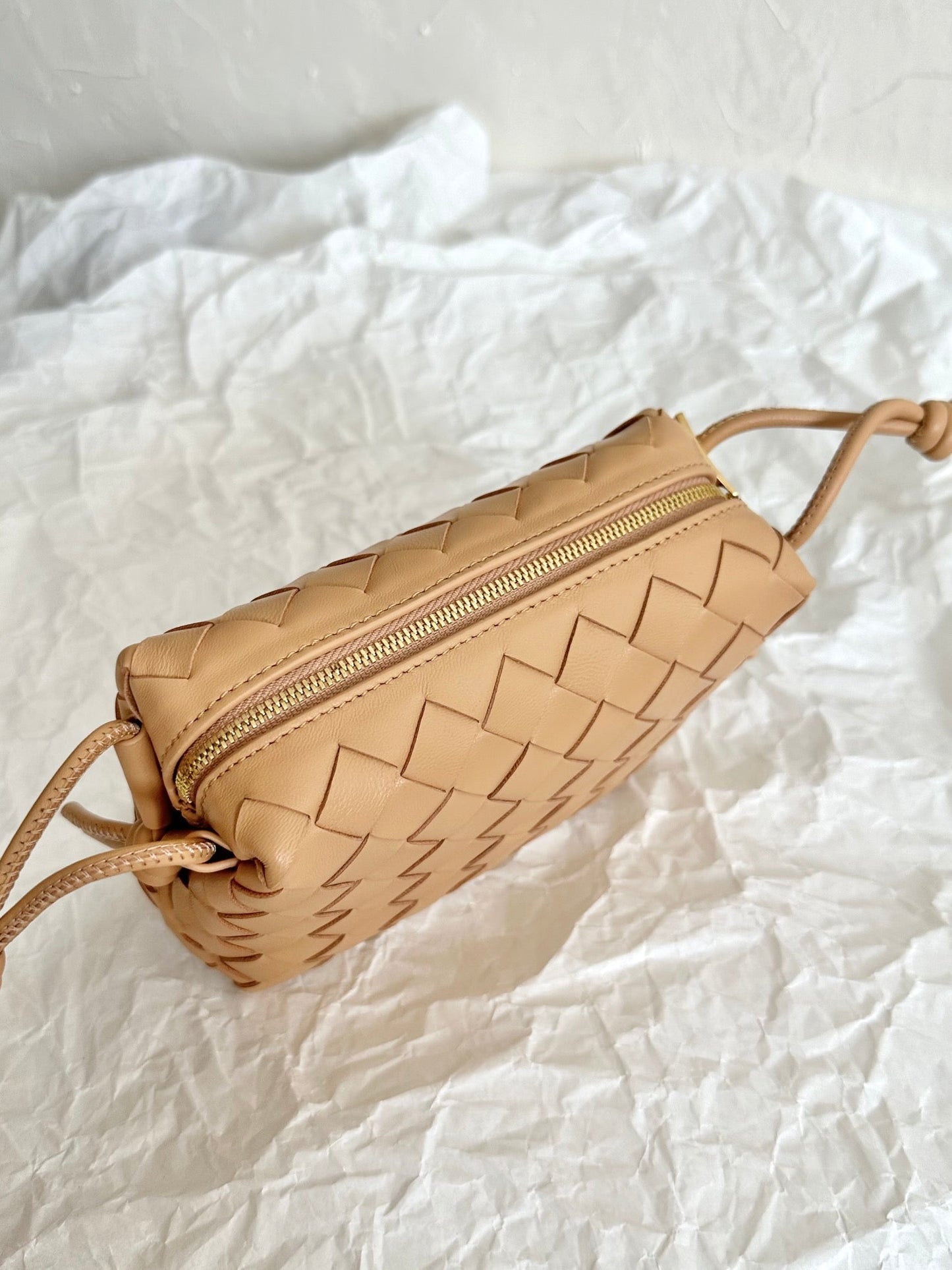 Luxury Bottega Veneta BV LOOP MINI 17CM BEIGE CALFSKIN