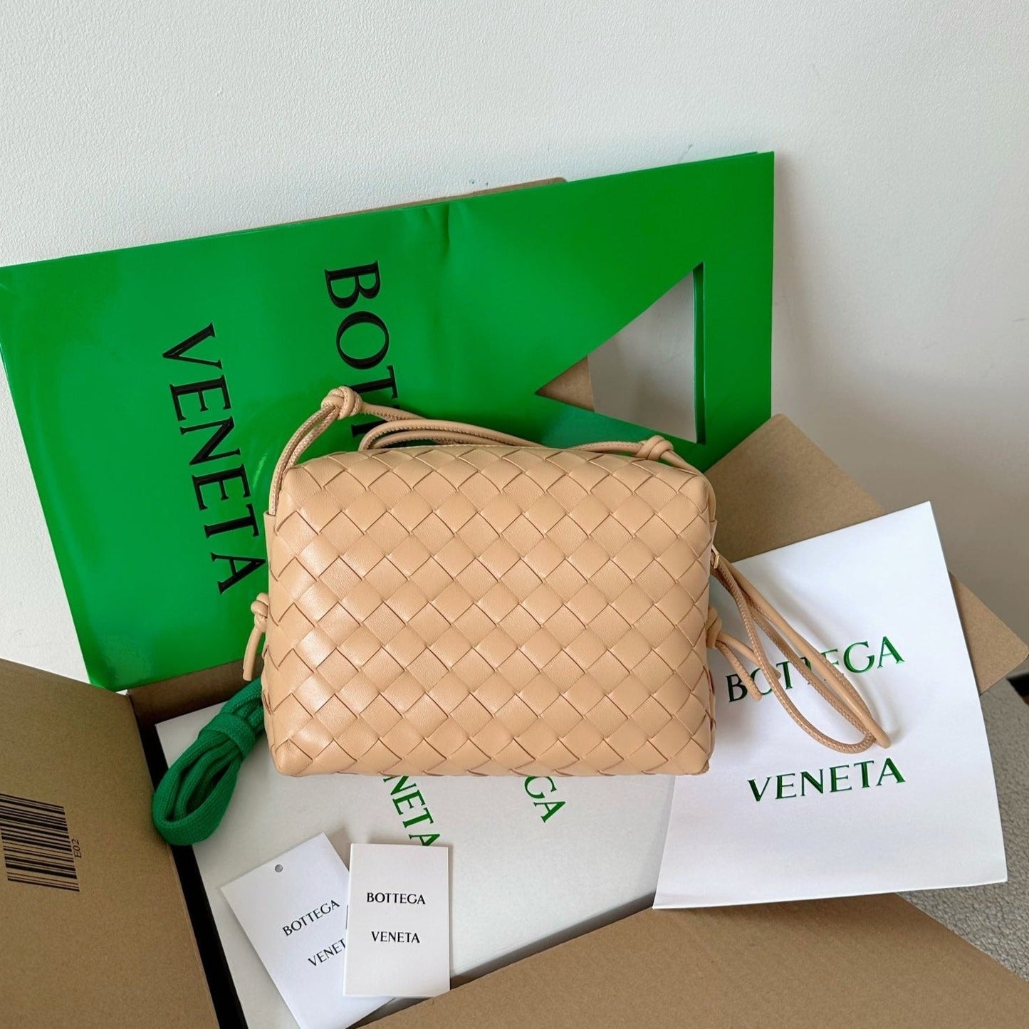 Luxury Bottega Veneta BV LOOP SMALL 23CM BEIGE CALFSKIN