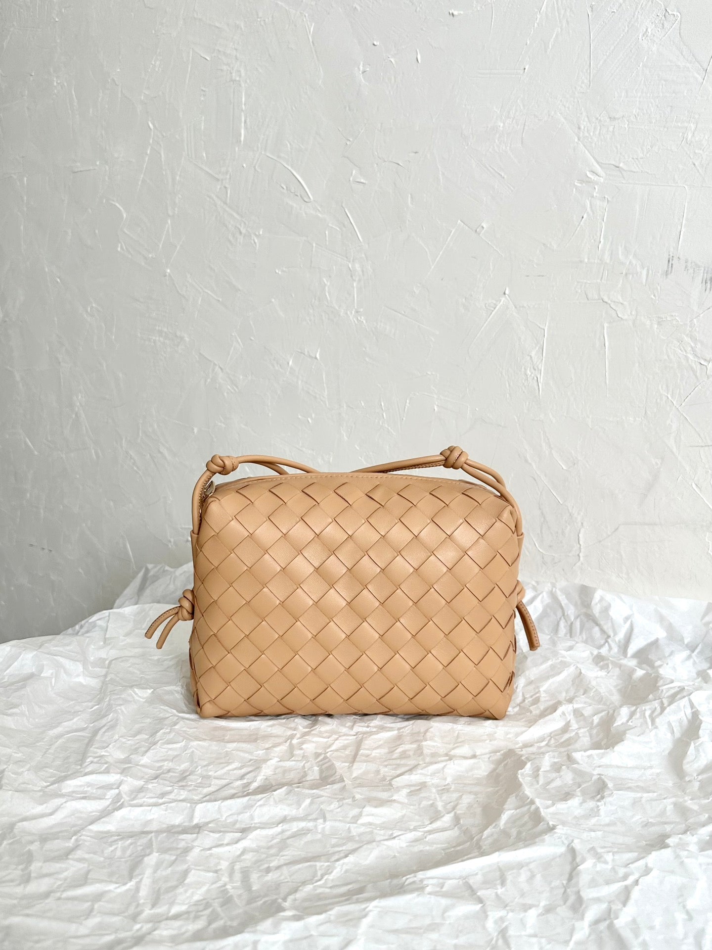 Luxury Bottega Veneta BV LOOP SMALL 23CM BEIGE CALFSKIN