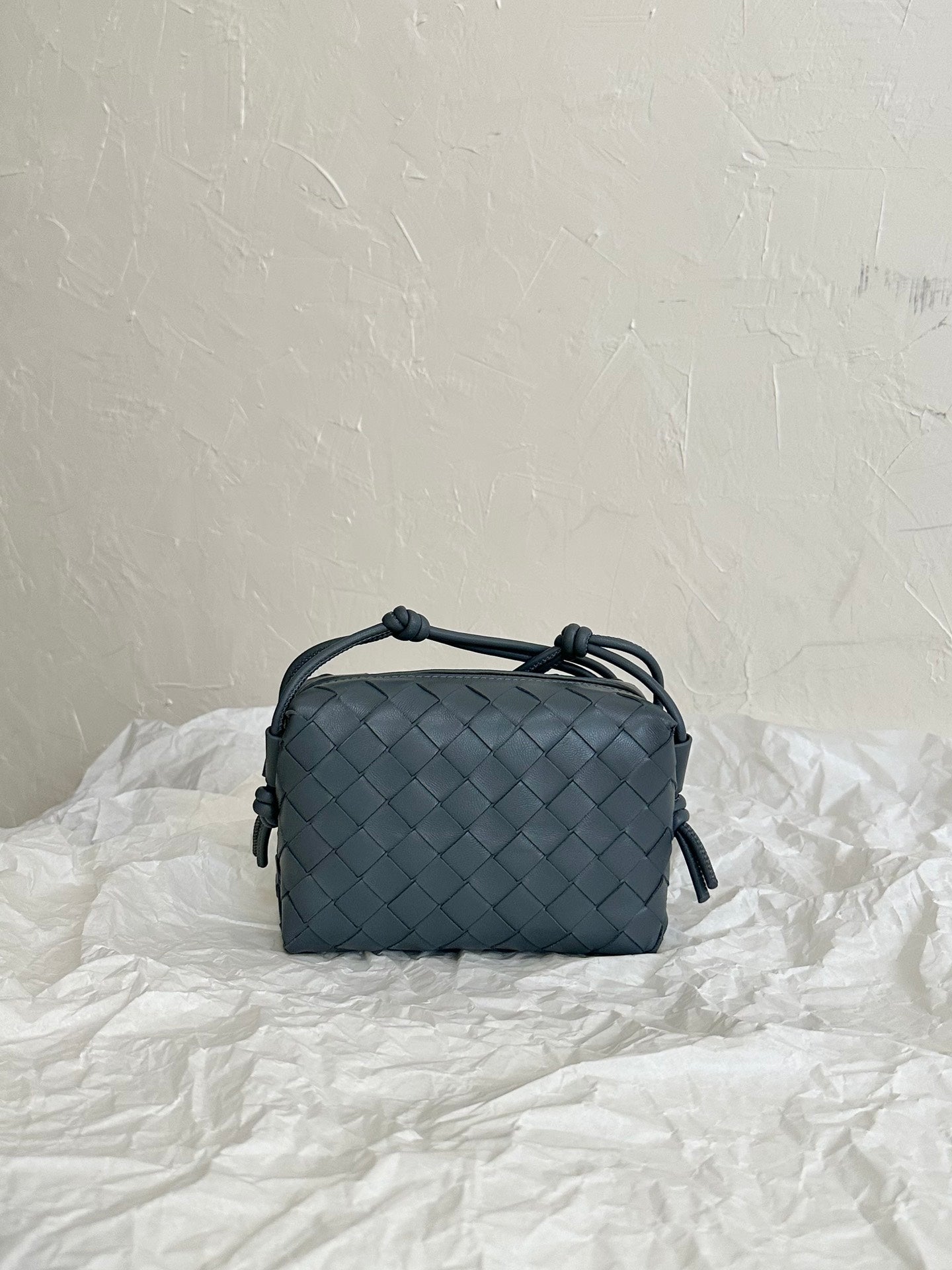 Luxury Bottega Veneta BV LOOP MINI 17CM GREY CALFSKIN