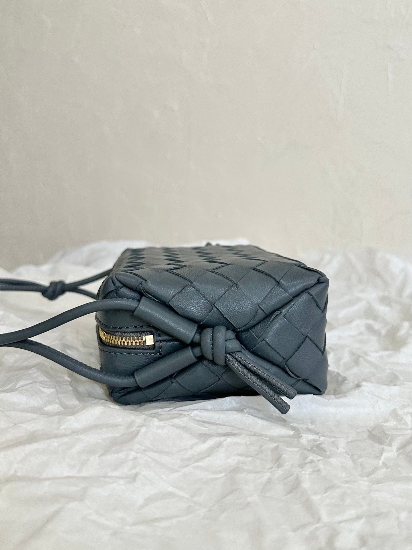 Luxury Bottega Veneta BV LOOP MINI 17CM GREY CALFSKIN