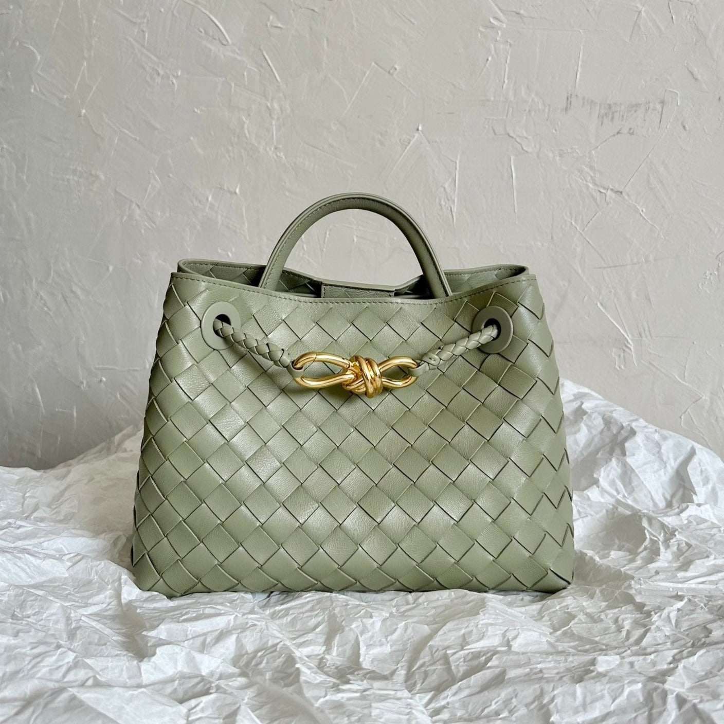 Luxury Bottega Veneta BV SMALL ANDIAMO 25CM LIGHT GREEN LAMBSKIN