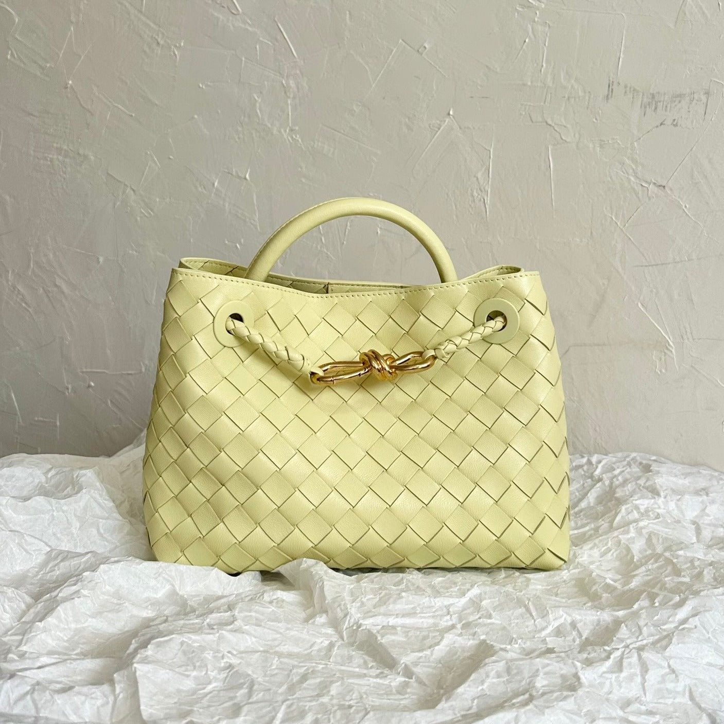 Luxury Bottega Veneta BV SMALL ANDIAMO 25CM LIGHT YELLOW LAMBSKIN
