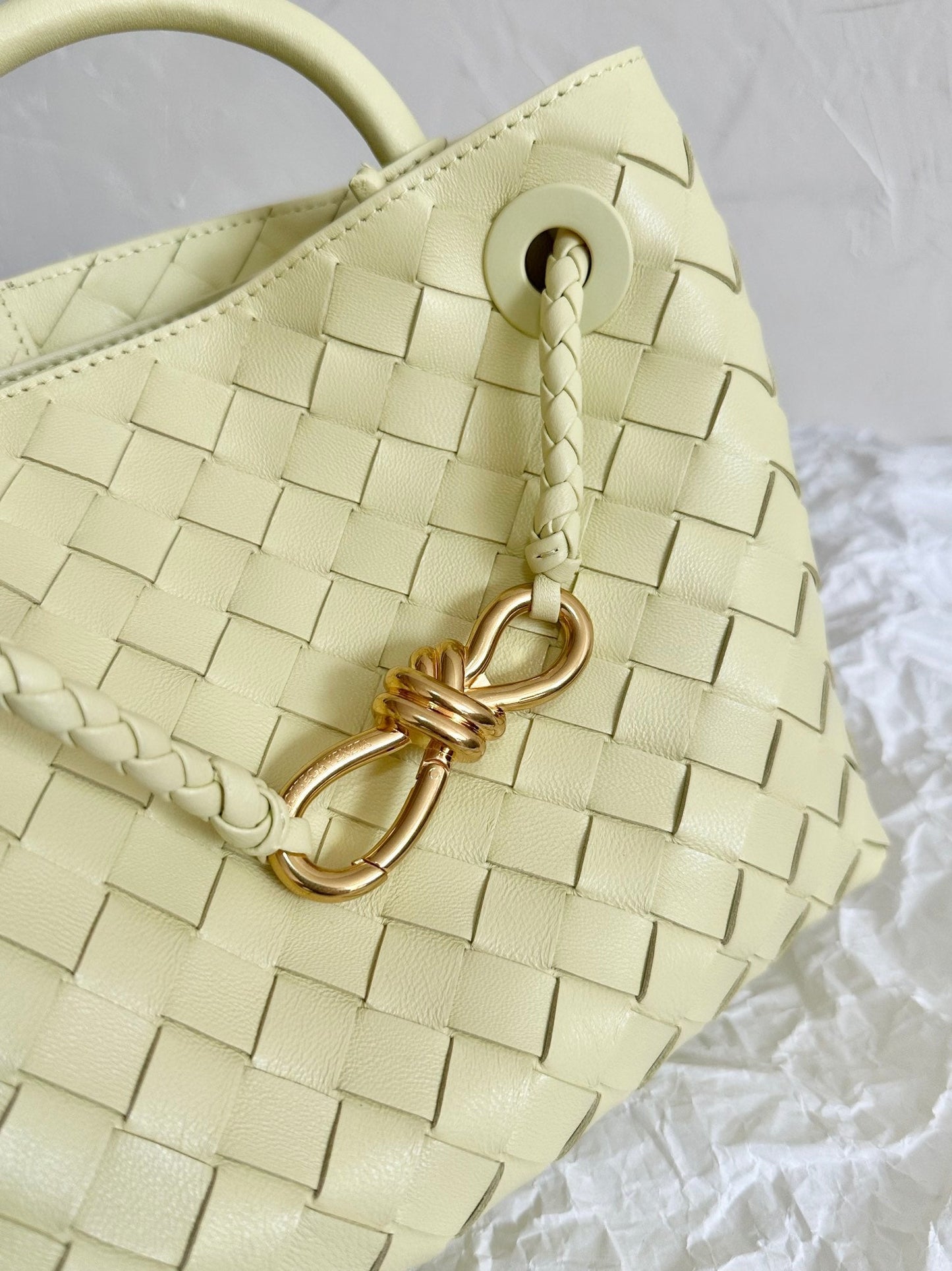 Luxury Bottega Veneta BV SMALL ANDIAMO 25CM LIGHT YELLOW LAMBSKIN