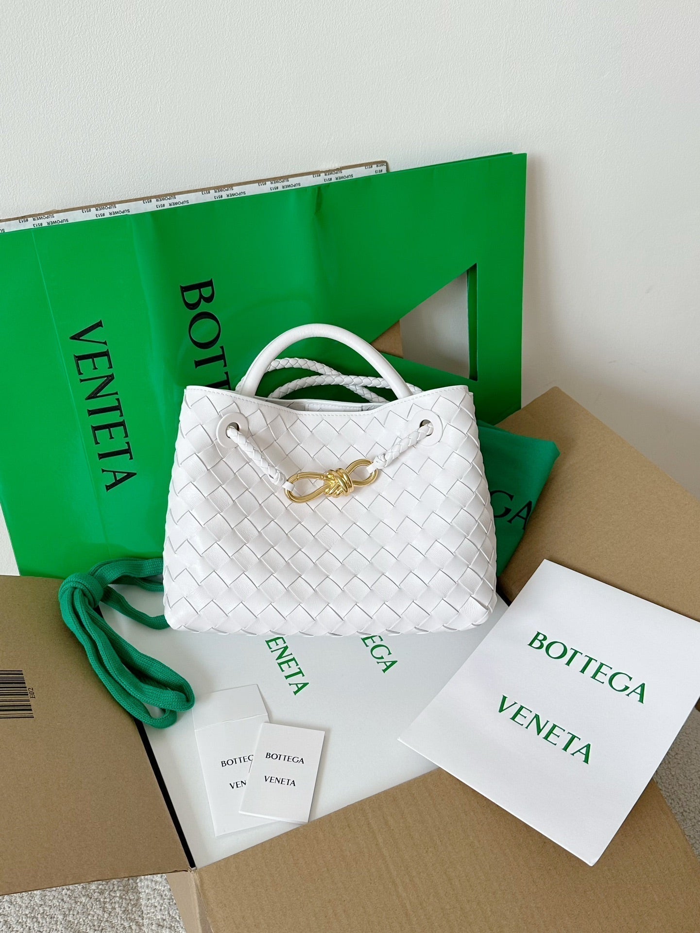 Luxury Bottega Veneta BV SMALL ANDIAMO 25CM WHITE LAMBSKIN