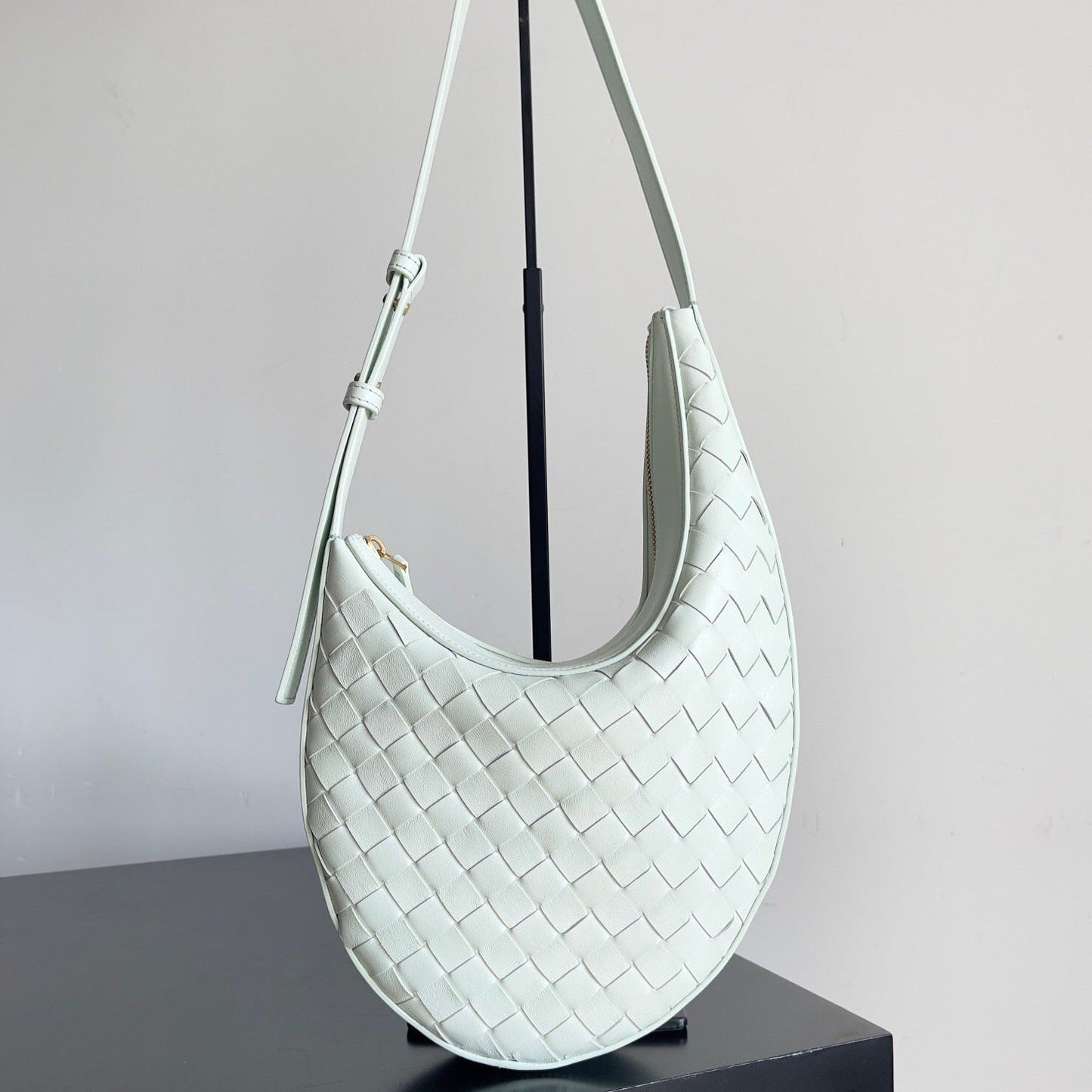 Luxury Bottega Veneta BV SMALL DROP 32CM LIGHT BLUE LAMBSKIN