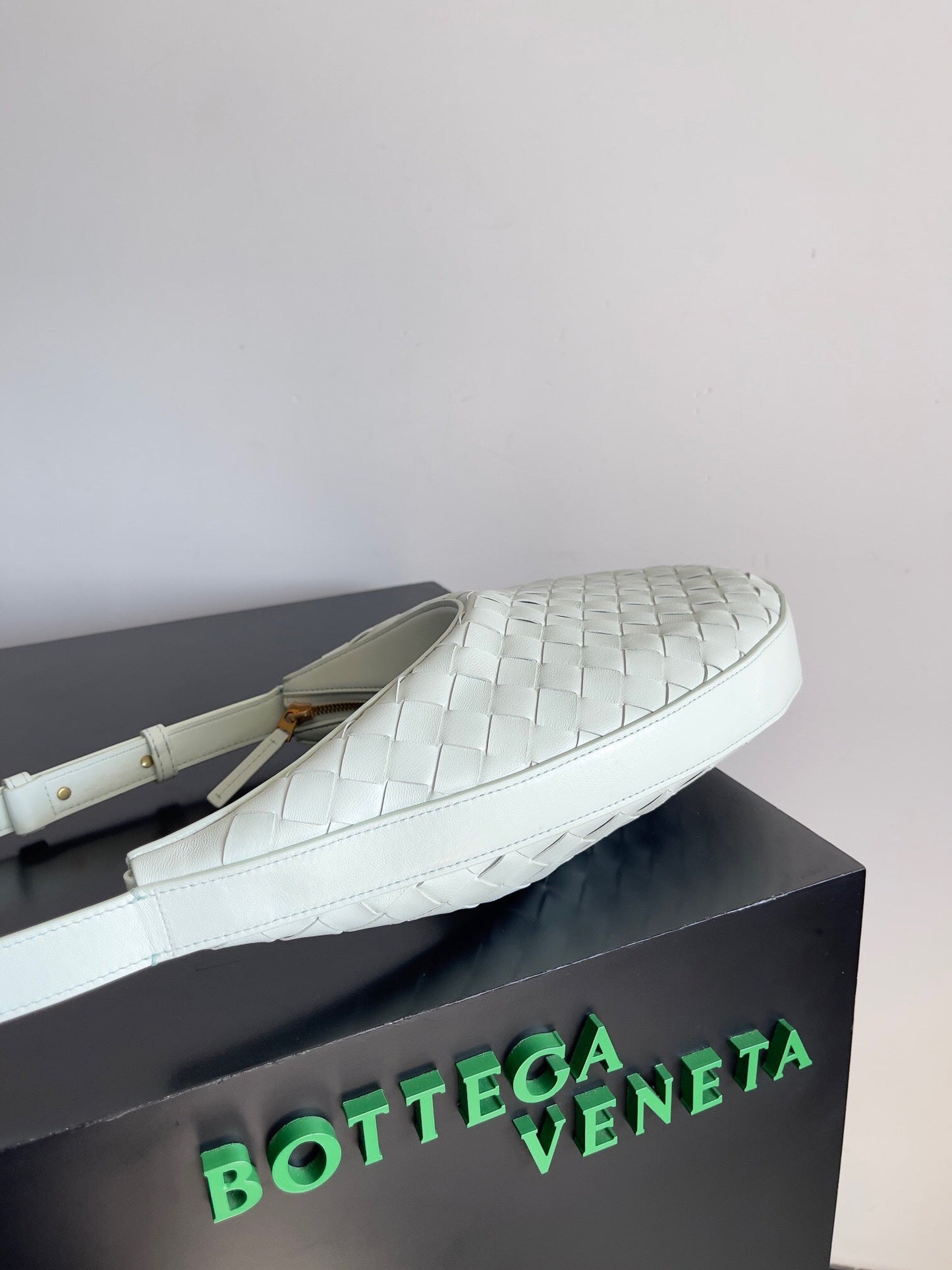 Luxury Bottega Veneta BV SMALL DROP 32CM LIGHT BLUE LAMBSKIN