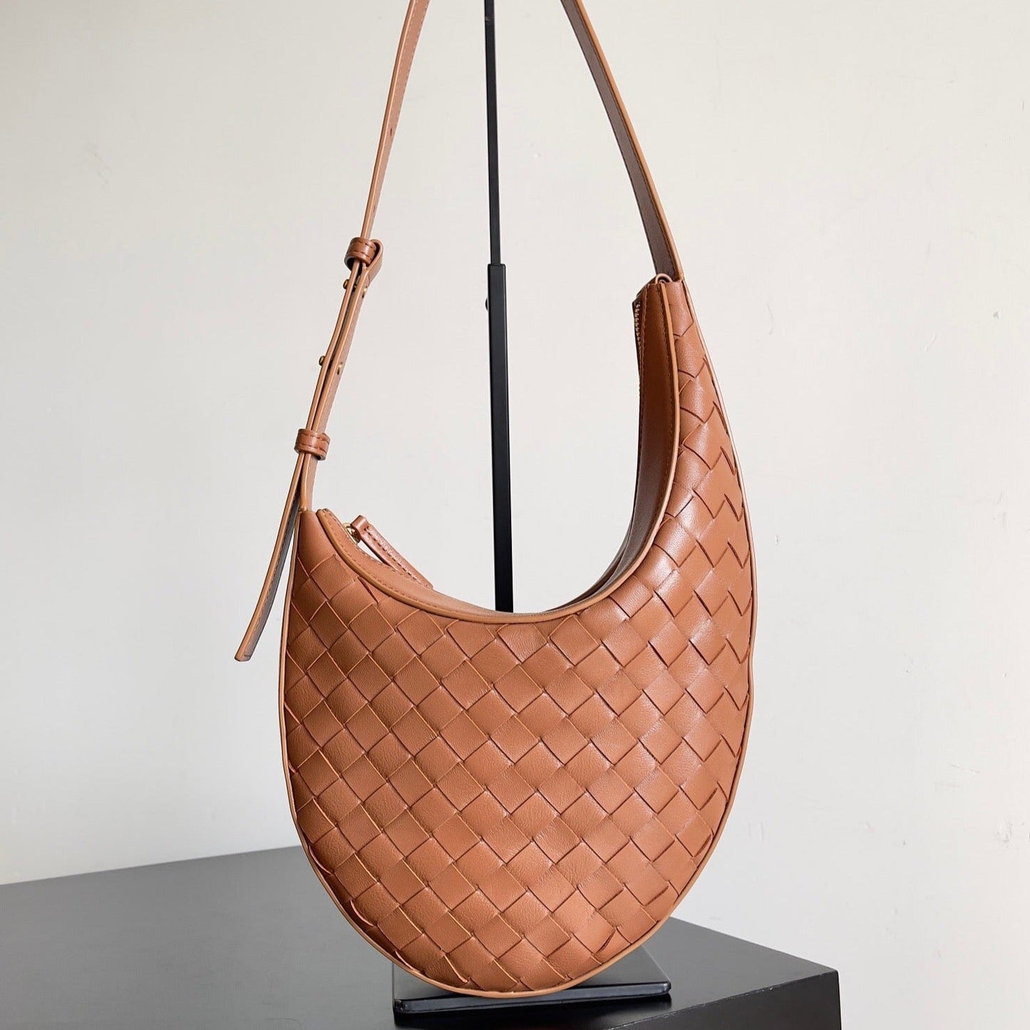 Luxury Bottega Veneta BV SMALL DROP 32CM BROWN LAMBSKIN