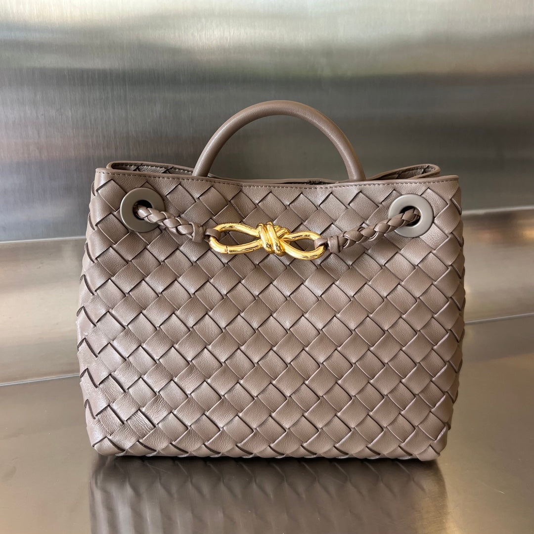 Luxury Bottega Veneta BV SMALL ANDIAMO 25CM CHOCOLATE LAMBSKIN