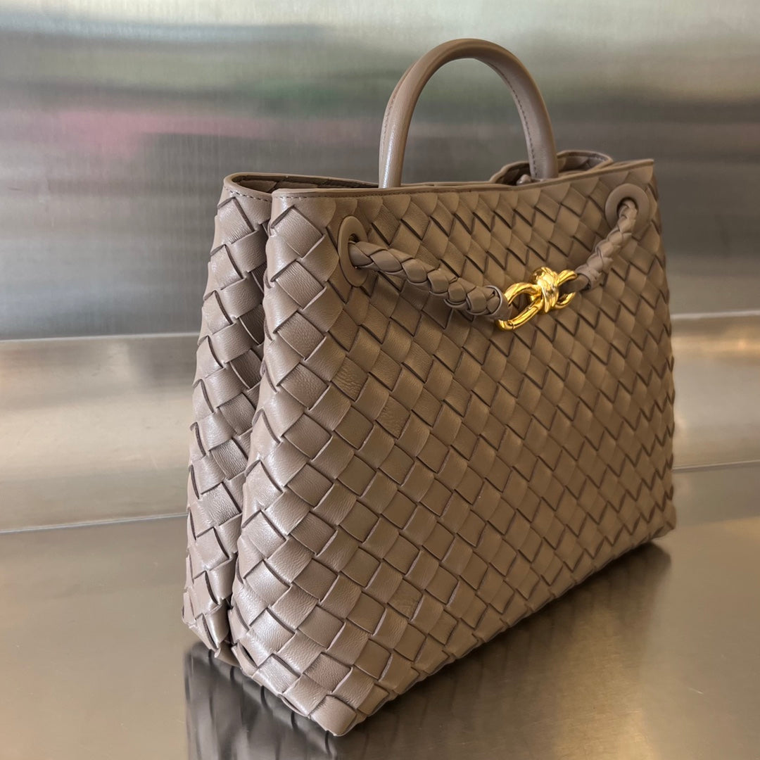 Luxury Bottega Veneta BV MEDIUM ANDIAMO 32CM CHOCOLATE LAMBSKIN
