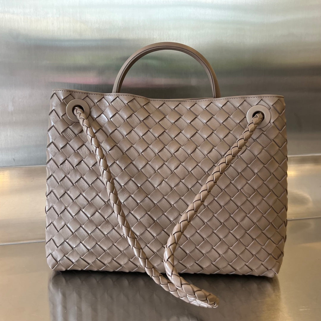Luxury Bottega Veneta BV MEDIUM ANDIAMO 32CM CHOCOLATE LAMBSKIN