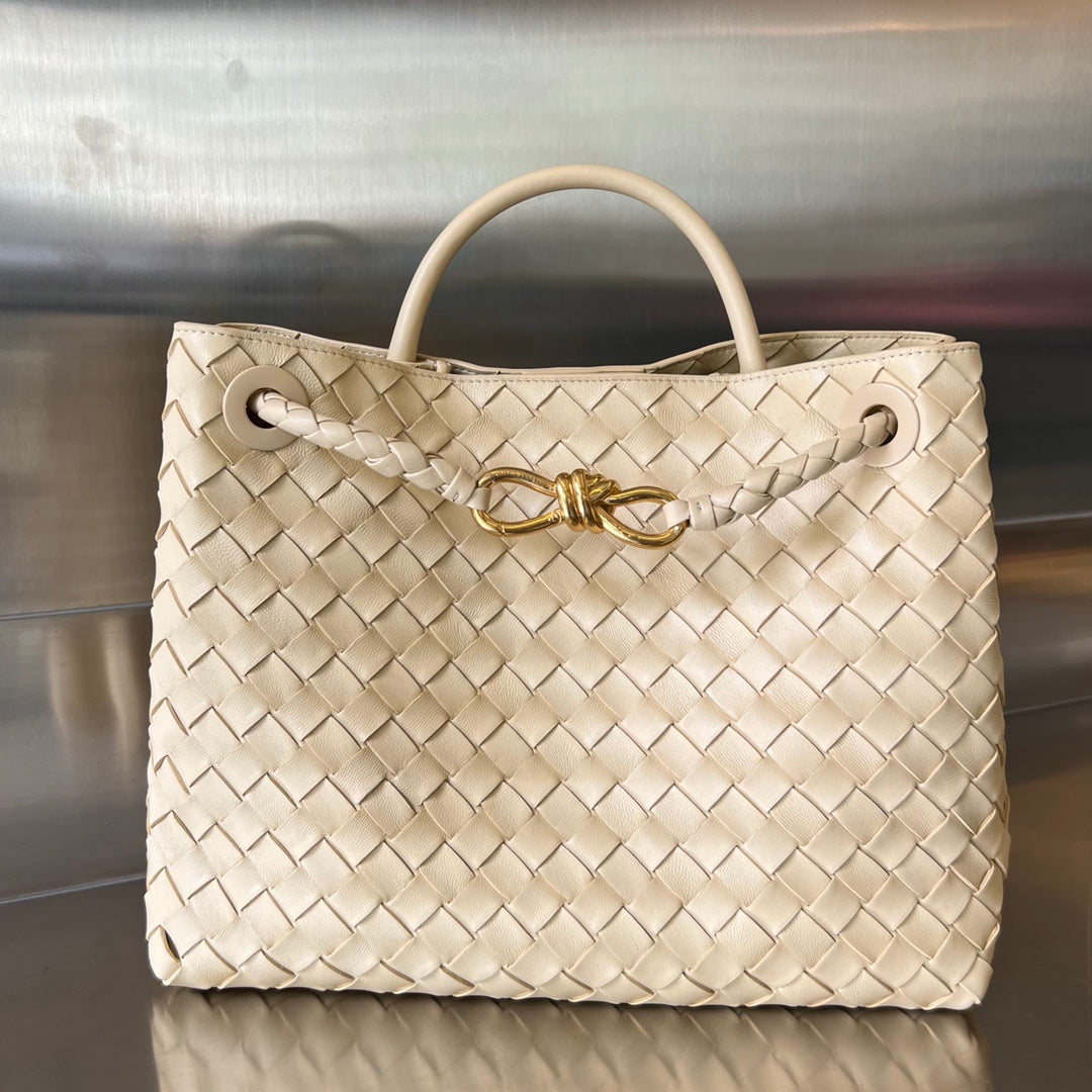 Luxury Bottega Veneta BV MEDIUM ANDIAMO 32CM BEIGE LAMBSKIN