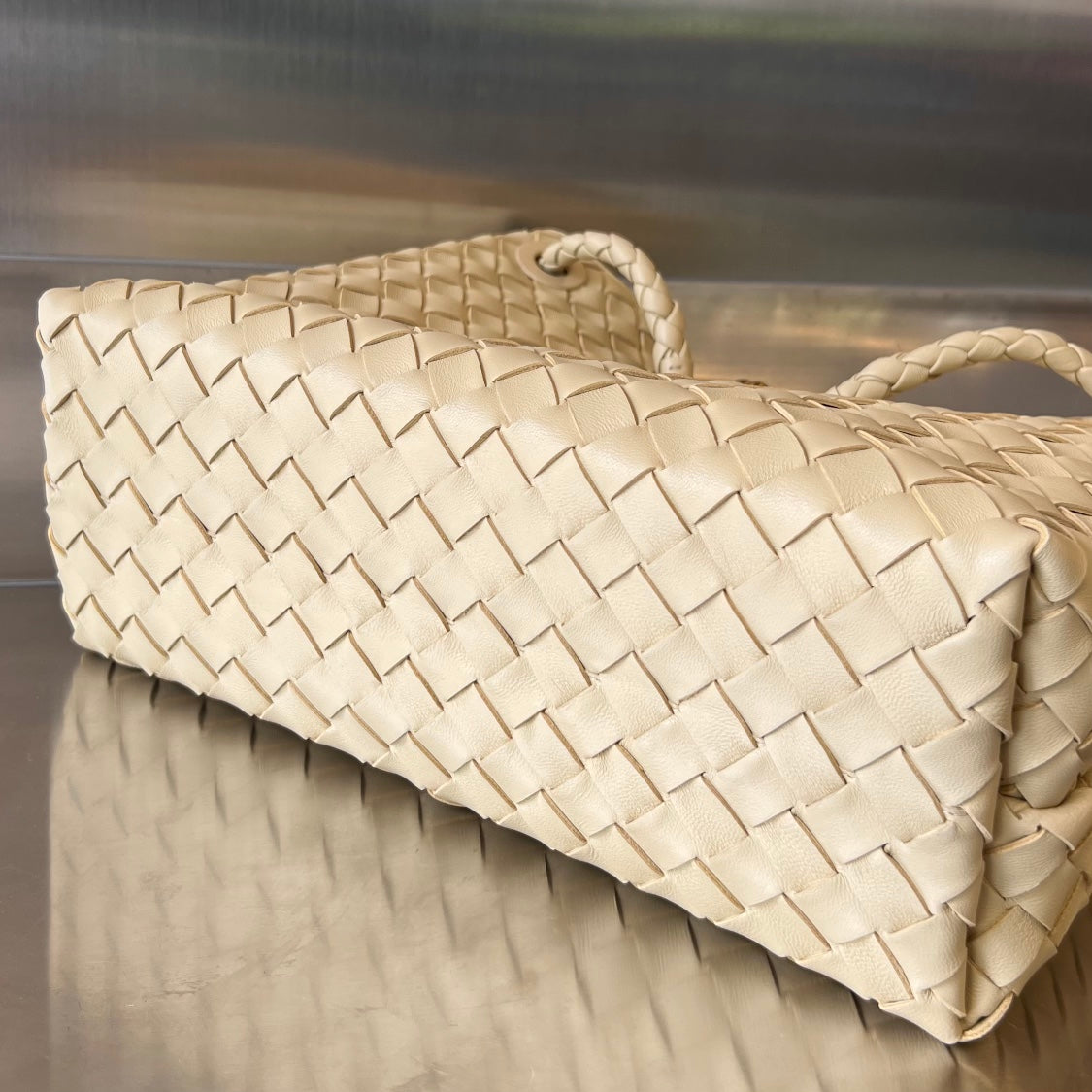 Luxury Bottega Veneta BV MEDIUM ANDIAMO 32CM BEIGE LAMBSKIN