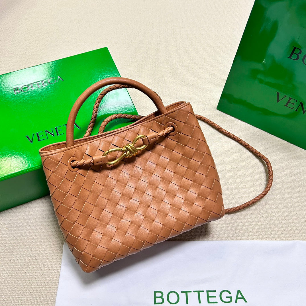 Luxury Bottega Veneta BV SMALL ANDIAMO 25CM GOLD LAMBSKIN