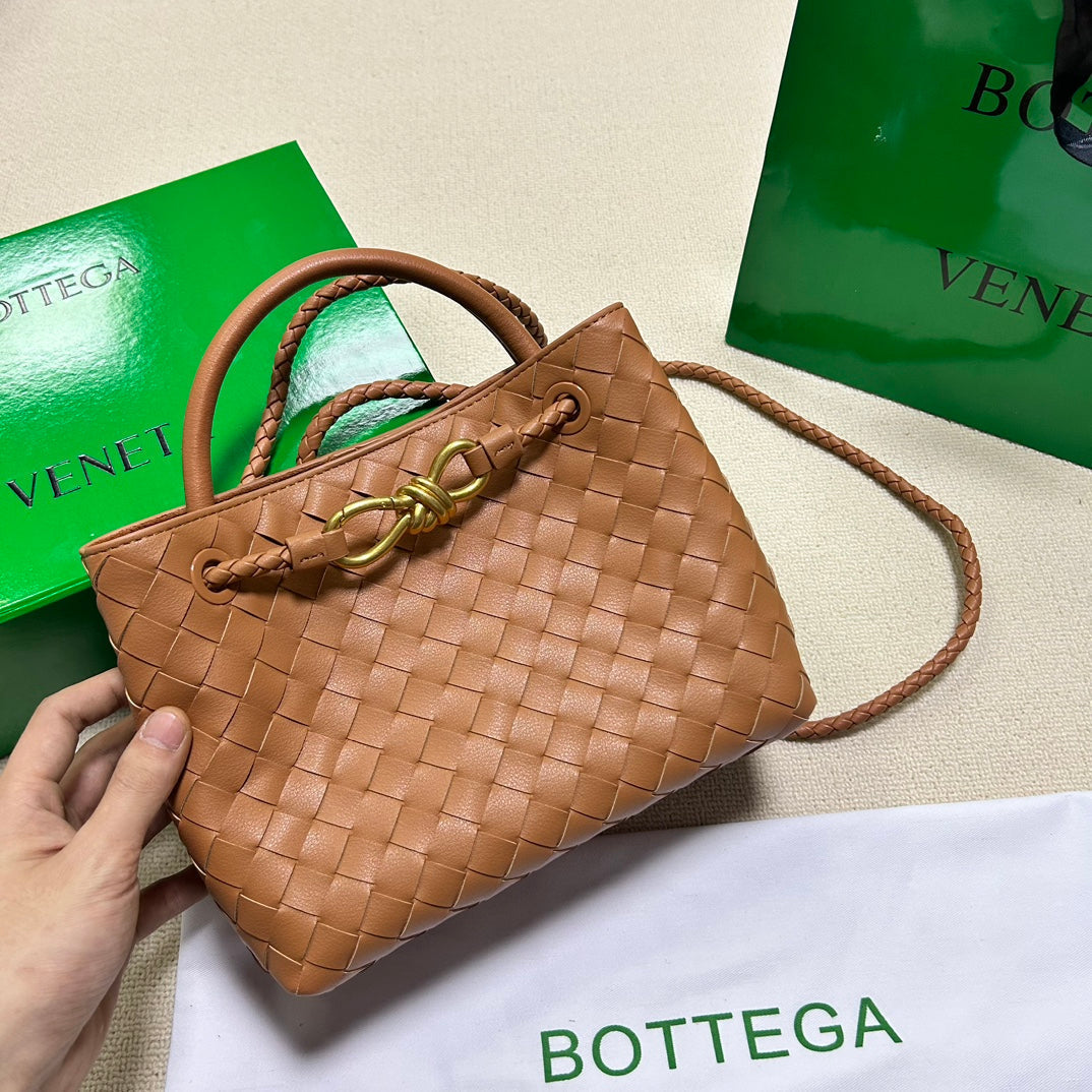 Luxury Bottega Veneta BV SMALL ANDIAMO 25CM GOLD LAMBSKIN