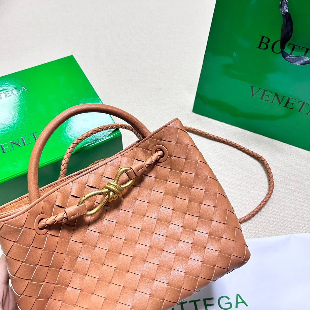Luxury Bottega Veneta BV SMALL ANDIAMO 25CM GOLD LAMBSKIN