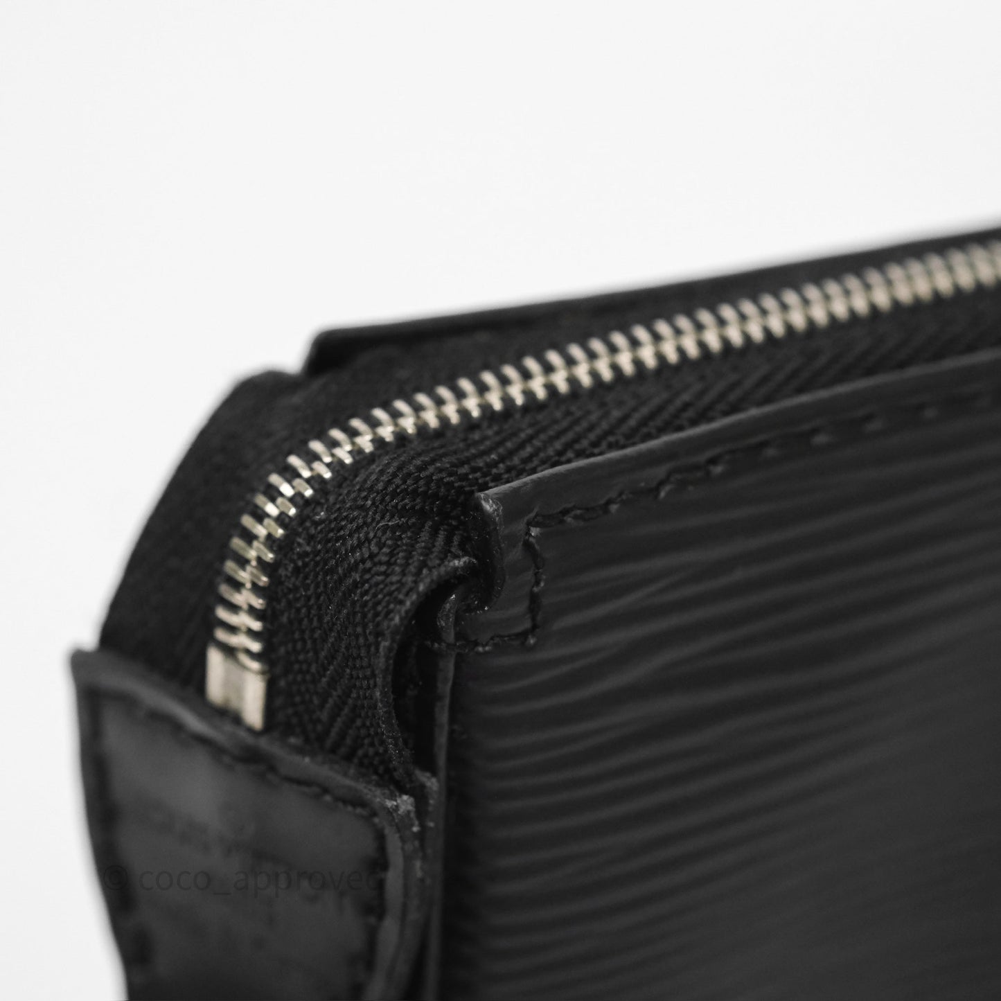 Louis Vuitton Pochette Black Epi