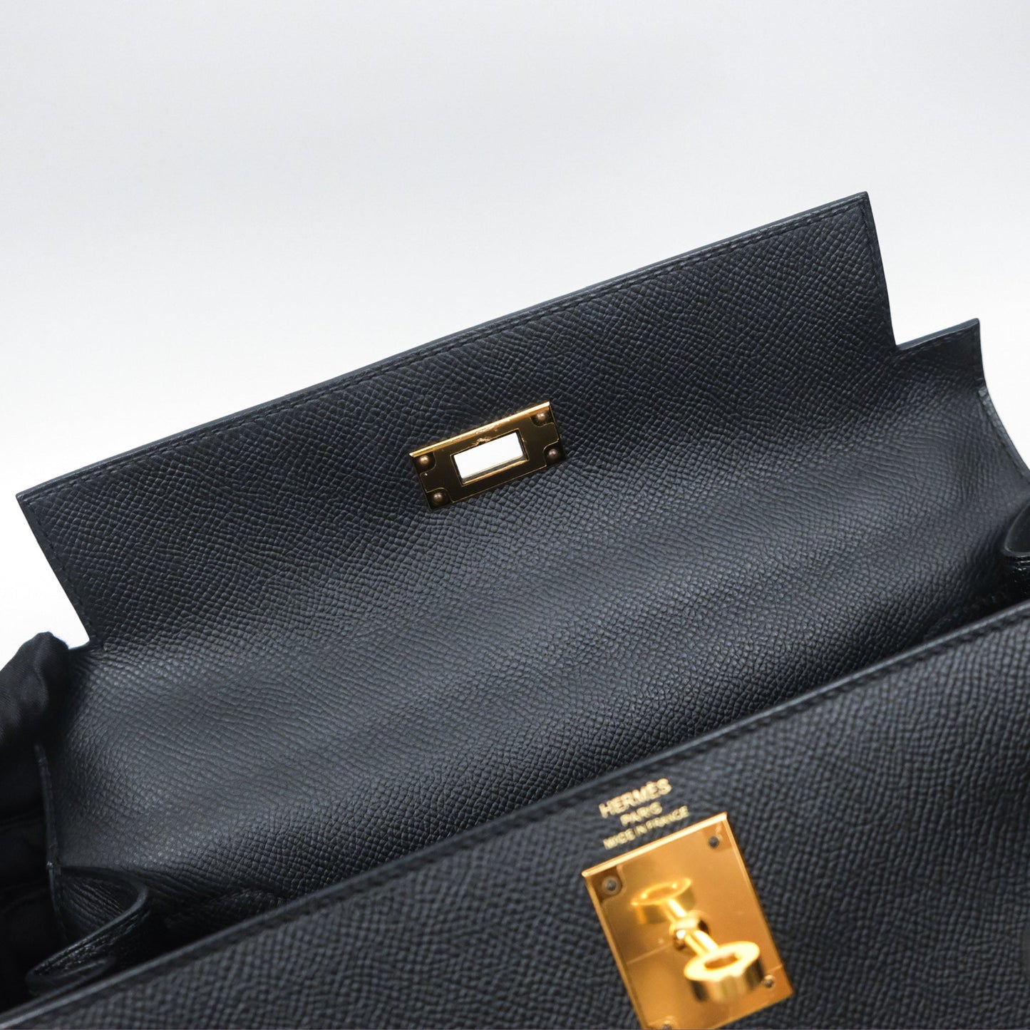 Hermès Kelly 28 Sellier Noir Black 89 Epsom Gold Hardware