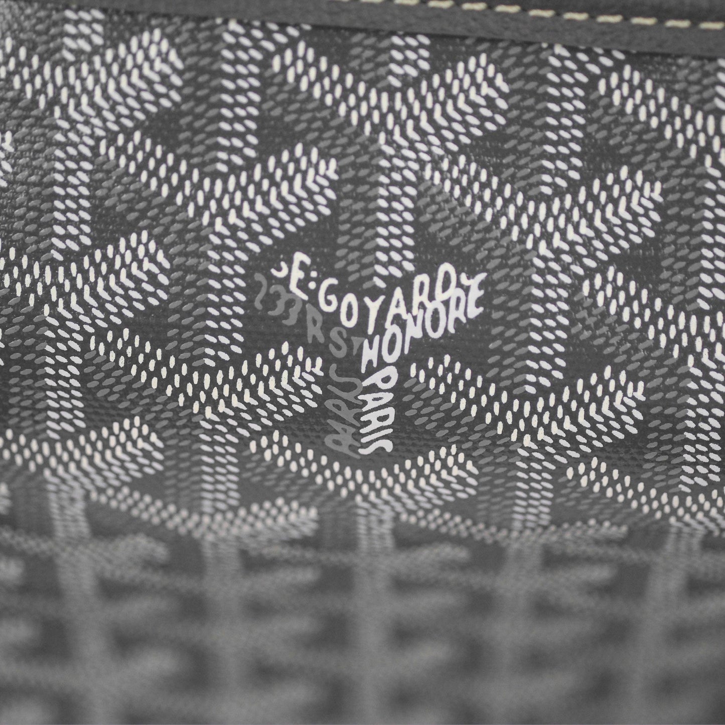 Goyard St Louis Tote PM ⁣⁣⁣⁣⁣⁣⁣⁣⁣⁣⁣⁣⁣⁣⁣⁣⁣⁣⁣⁣Grey Goyardine Canvas