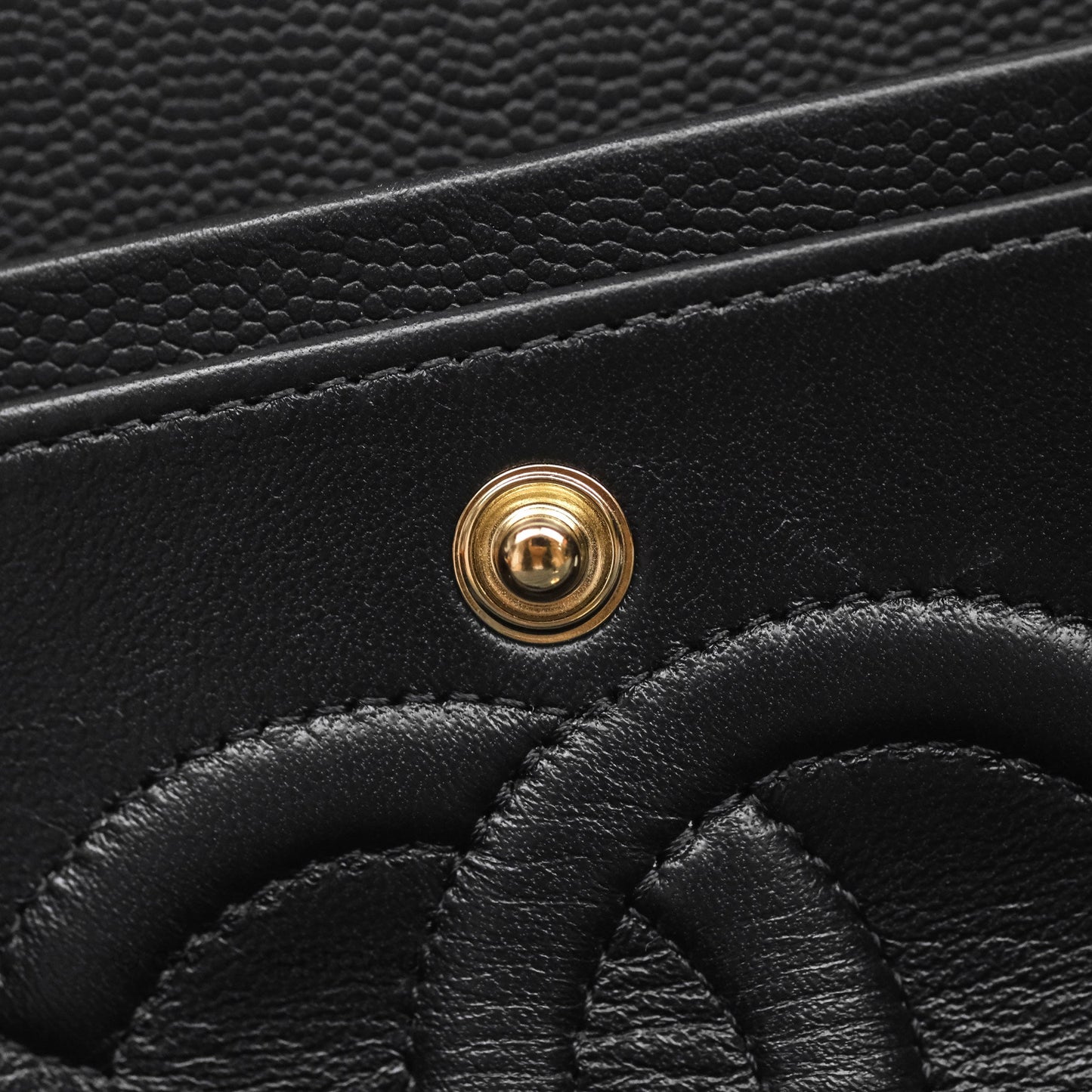 Chanel Classic M/L Medium Flap Chevron Black Caviar Gold Hardware